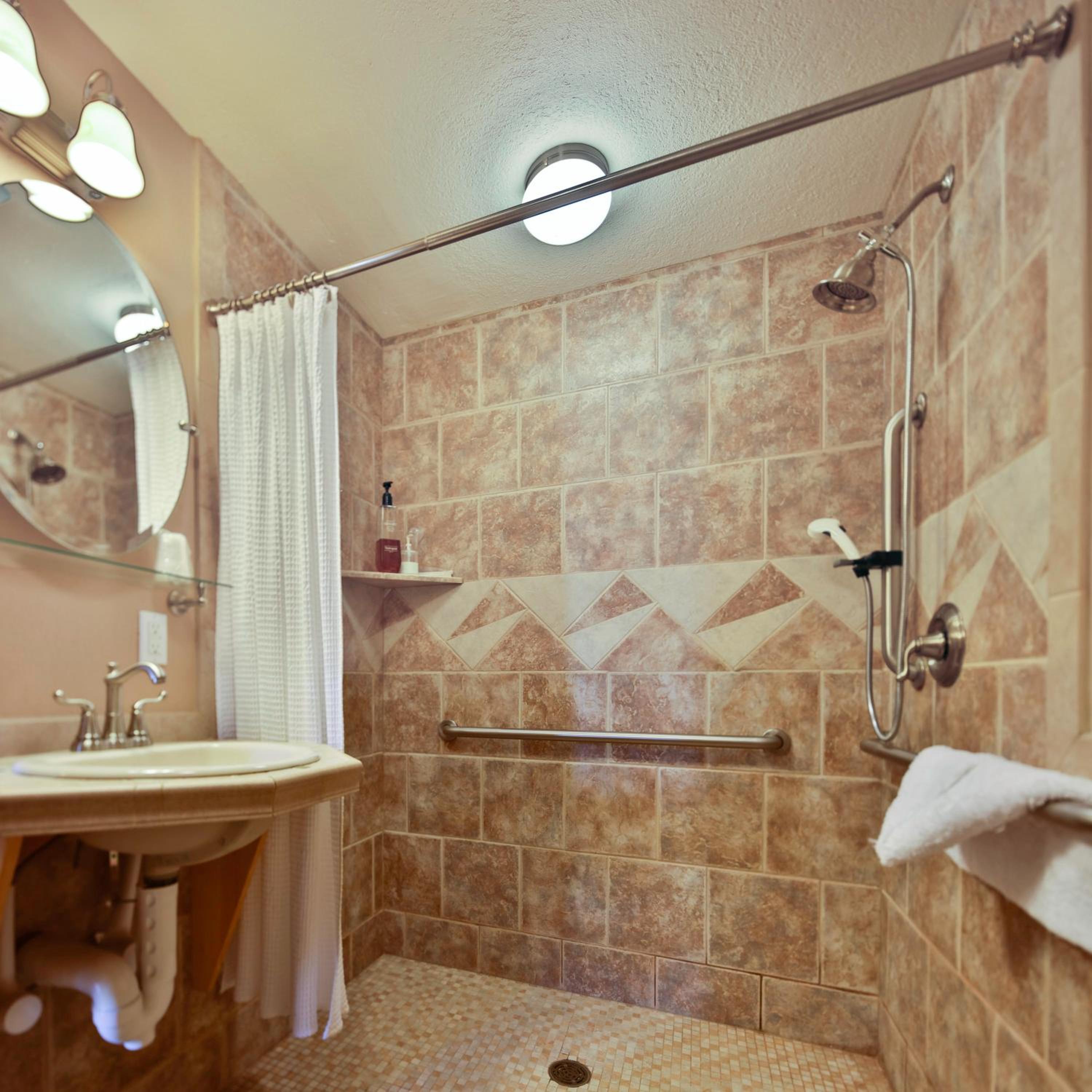Sea Parrot Inn - Property Image 17