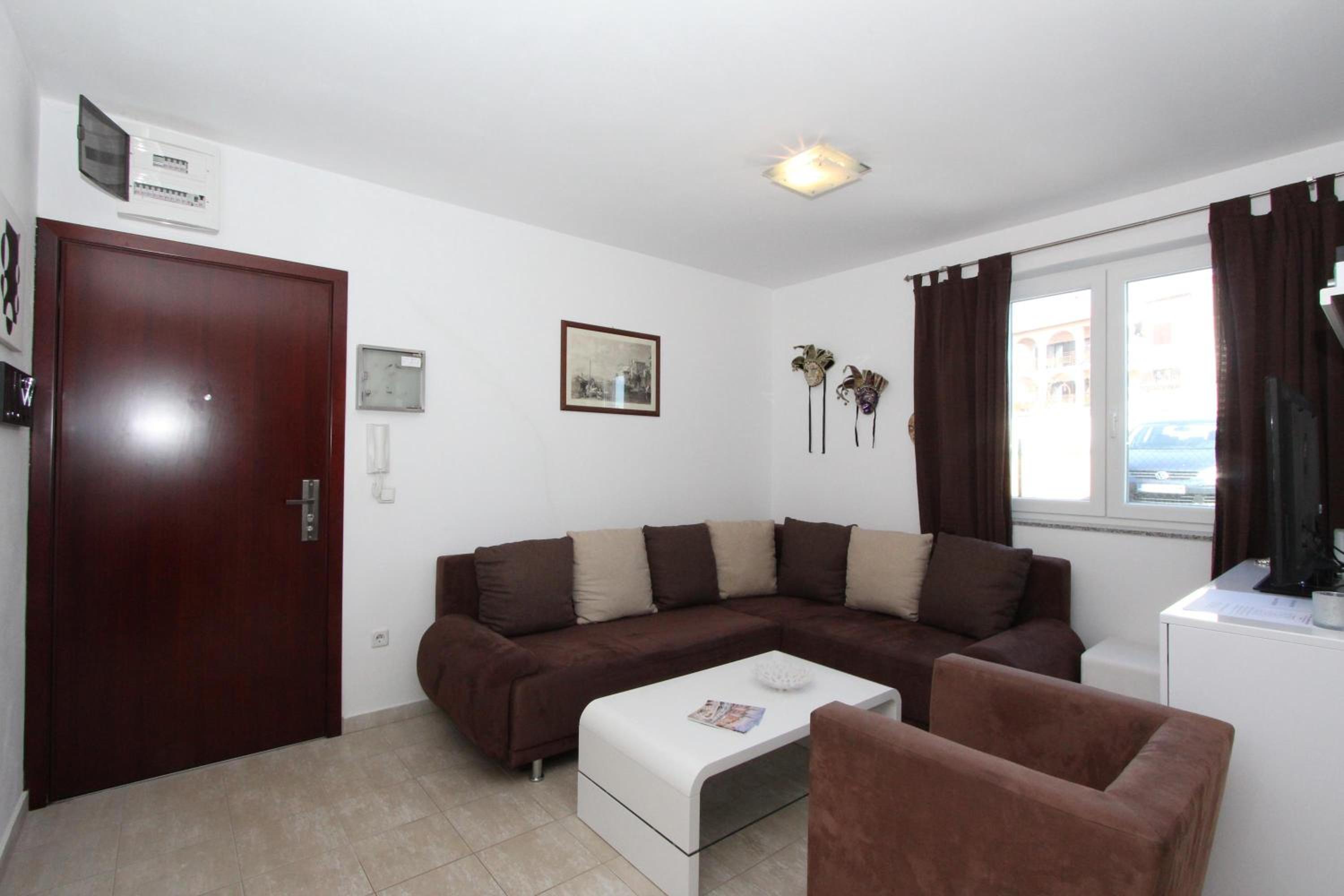 Apartment Adi view 4