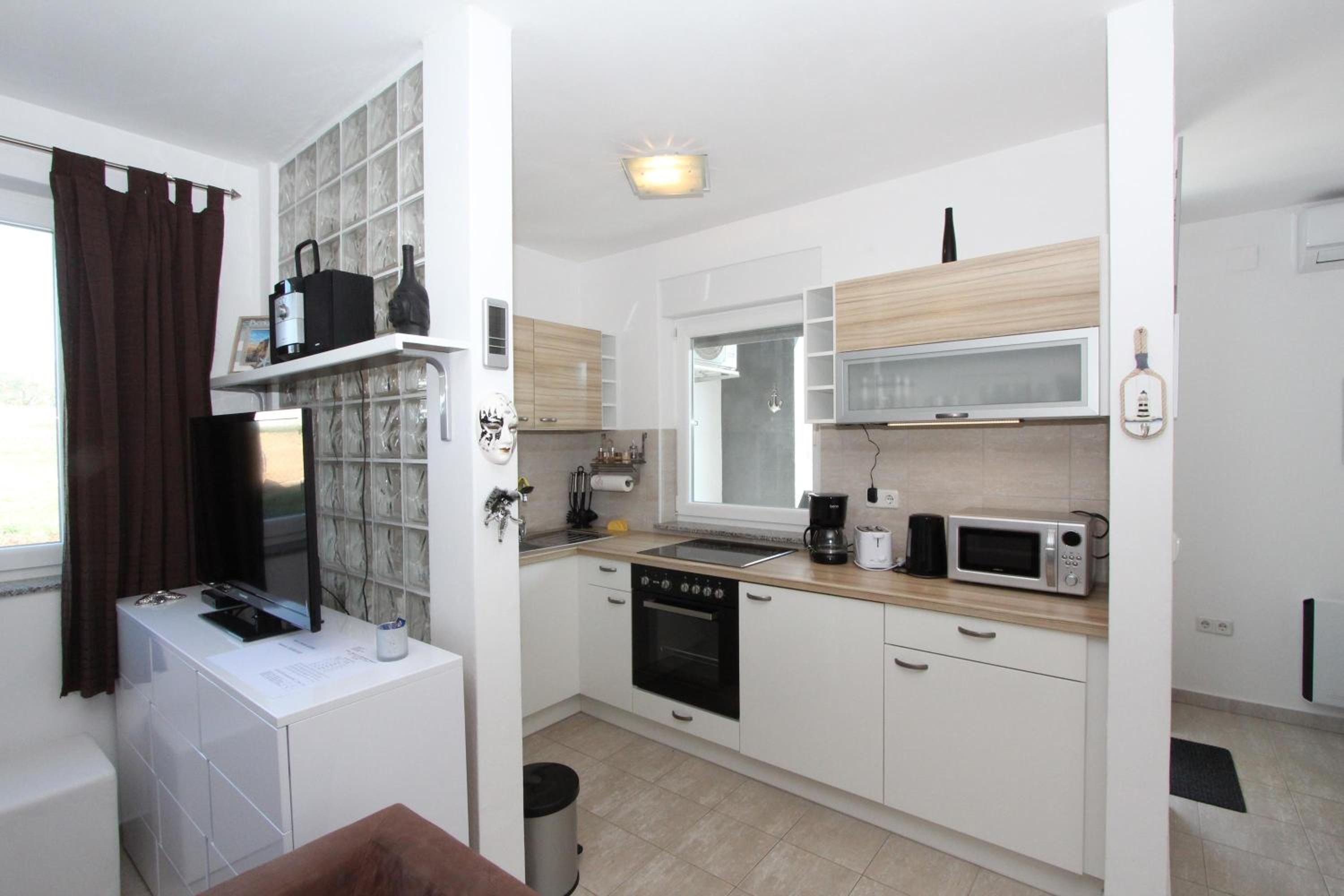 Apartment Adi