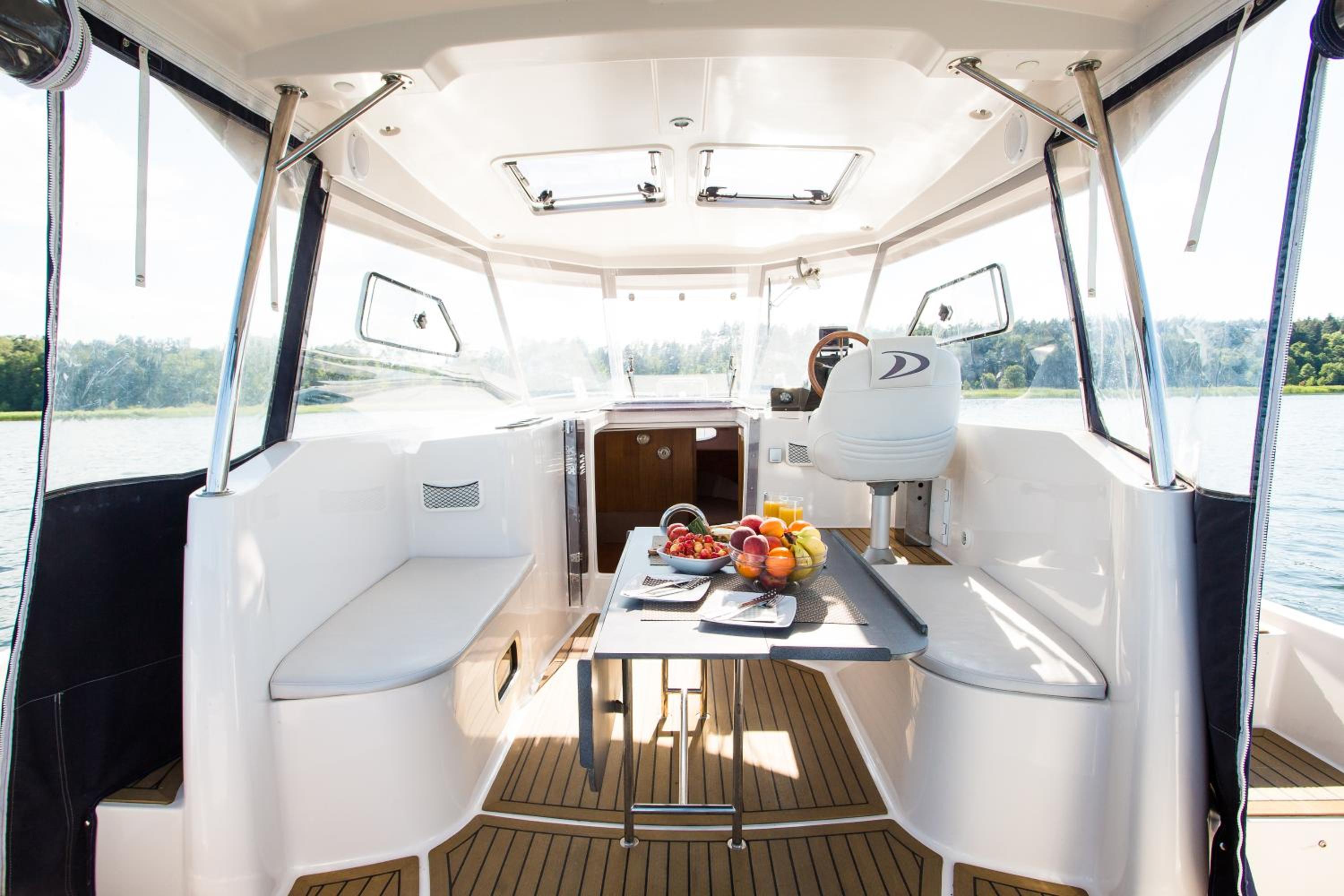 Jacht motorowy Nautika 1000 VIP