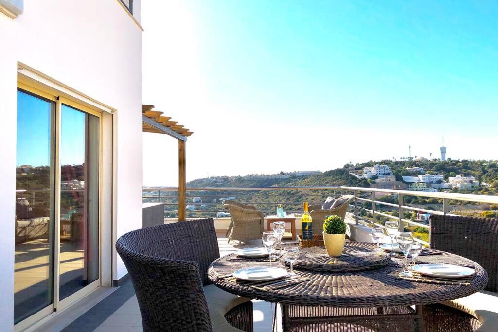Albufeira l AMAZING terrasse with jacuzzi Encosta da Orada view 3