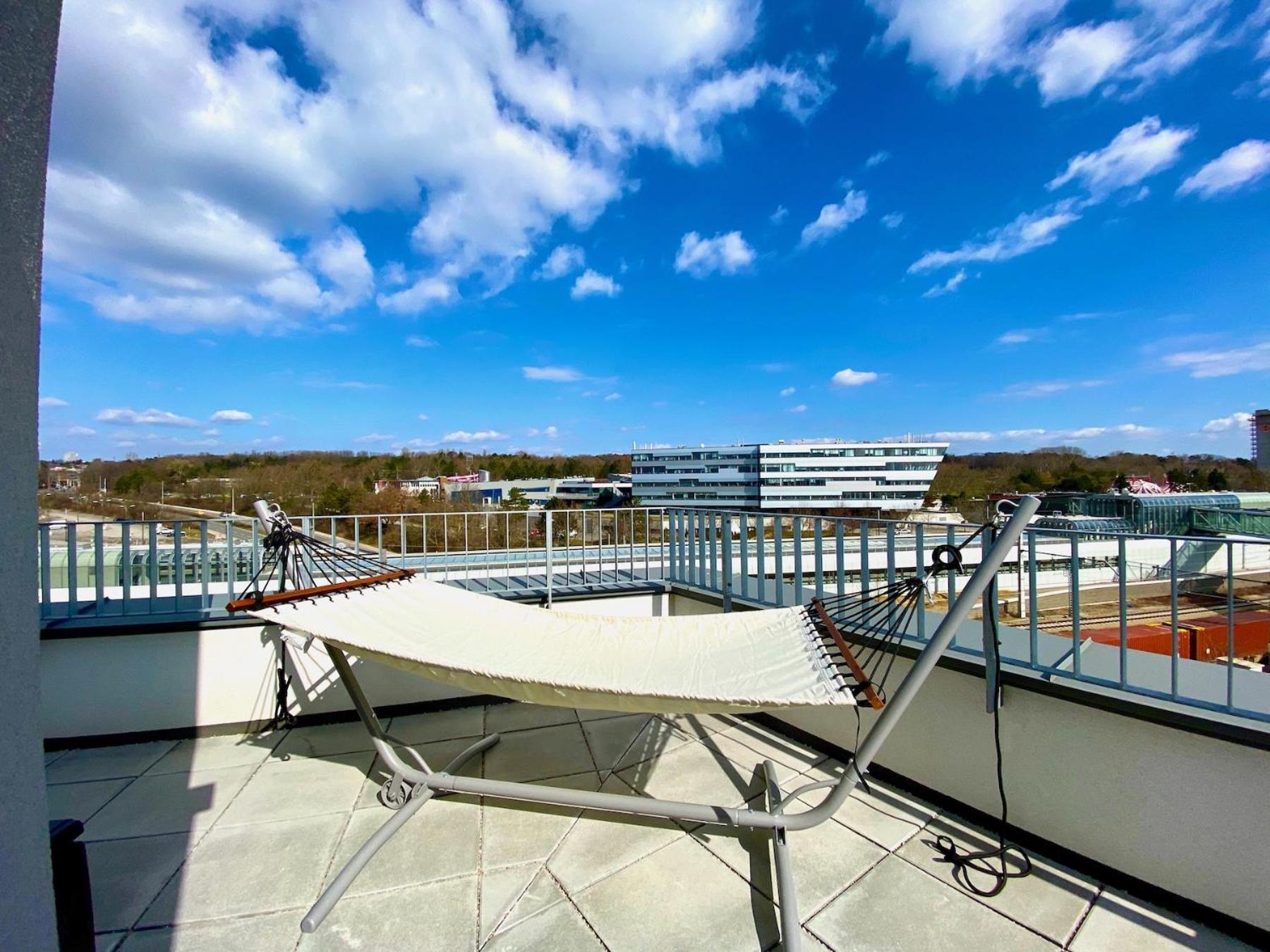 Sonnenwohnen Penthouse direkt bei U-Bahn und Therme Wien mit Top Anbindung ins Zentrum