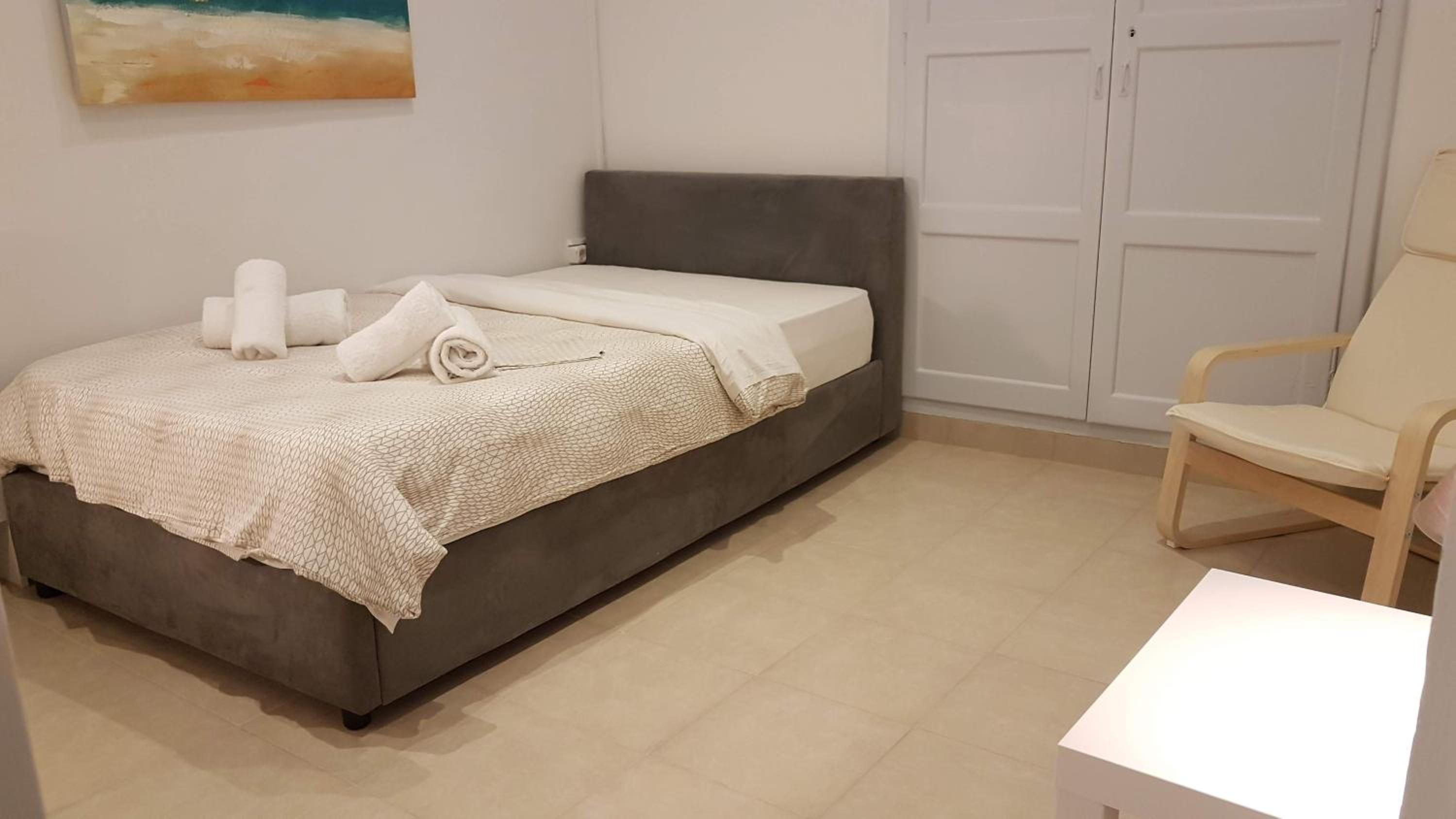 Ionian Apartment- Athens Center, 6 BD, 2.5 BATH