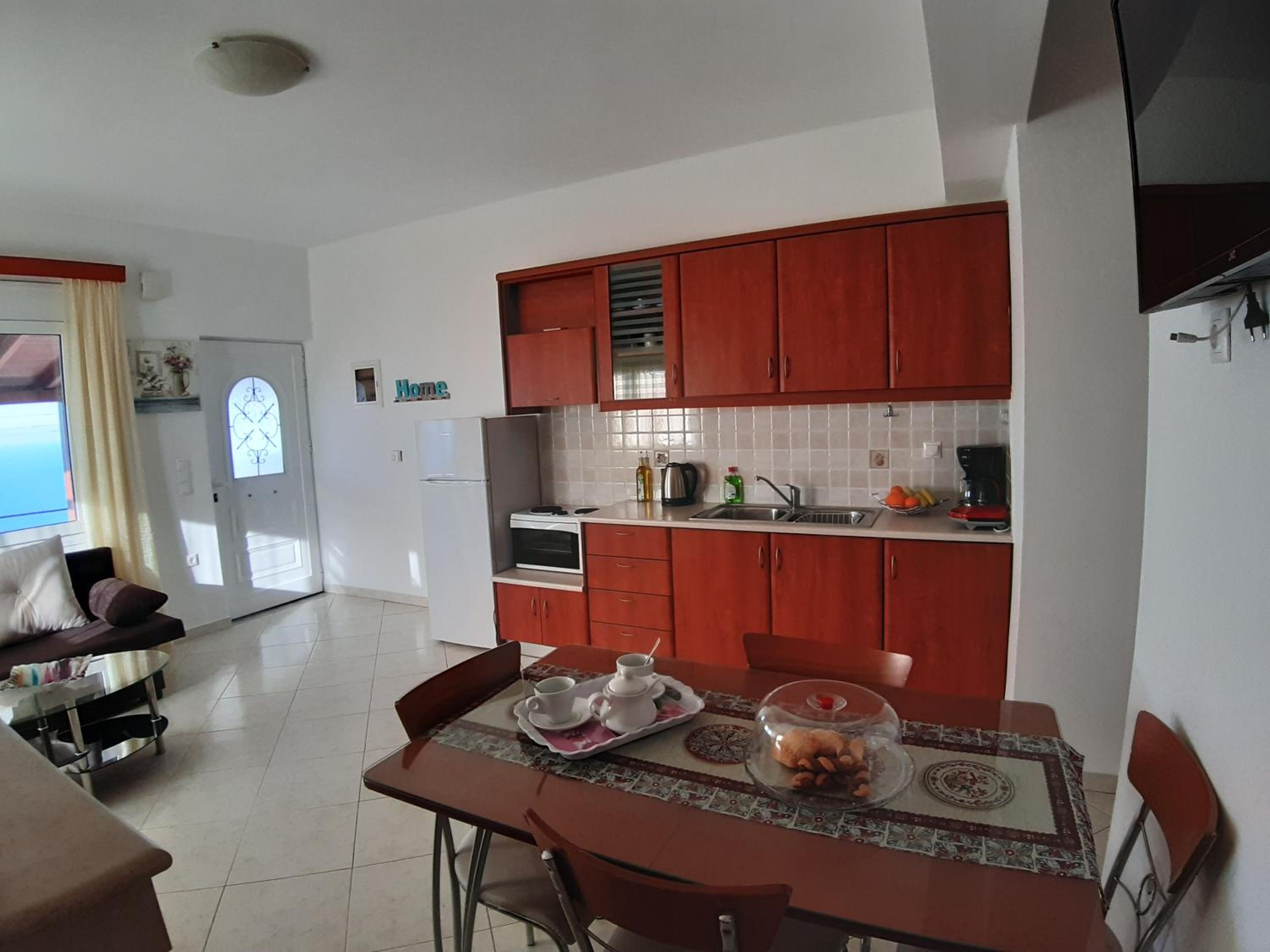Roussa's View Apartments
