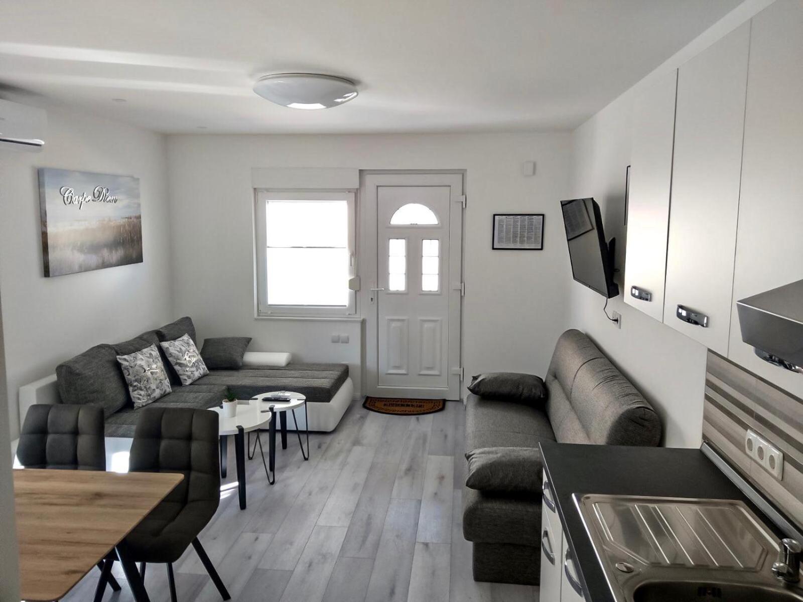Apartmani Eden Vodice view 2