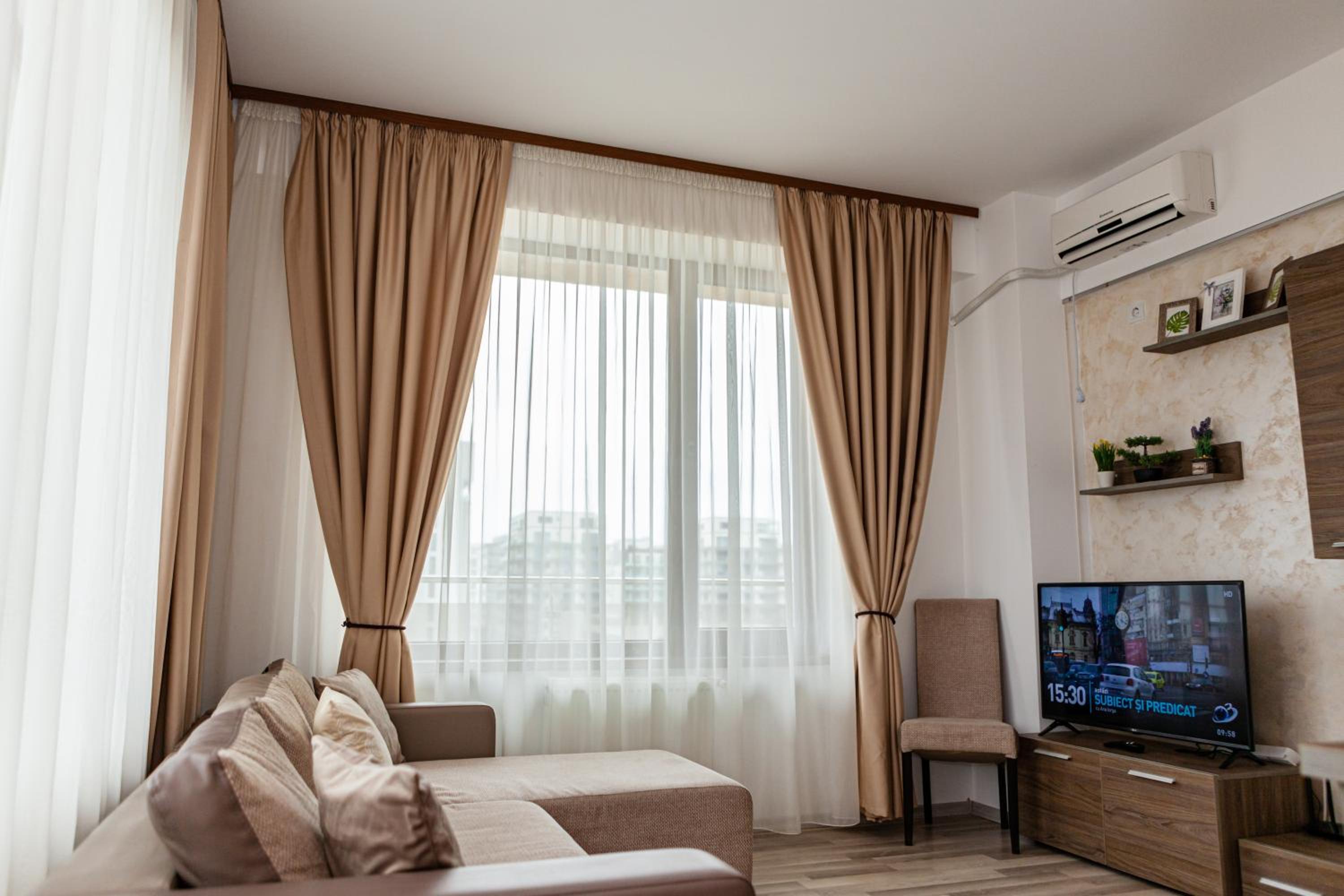 Summerland Sea View Apartment view 5