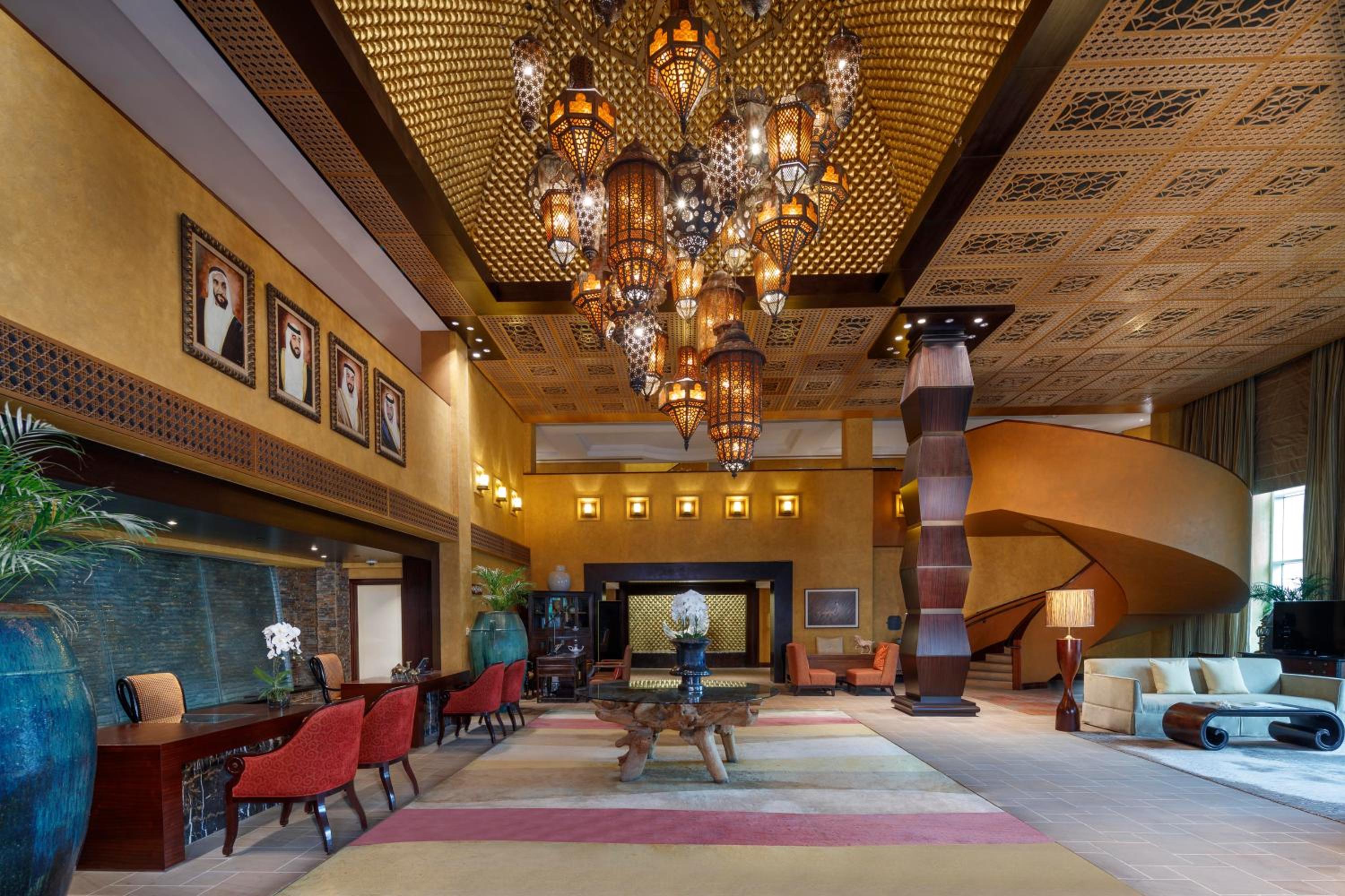 Lobby & Reception
