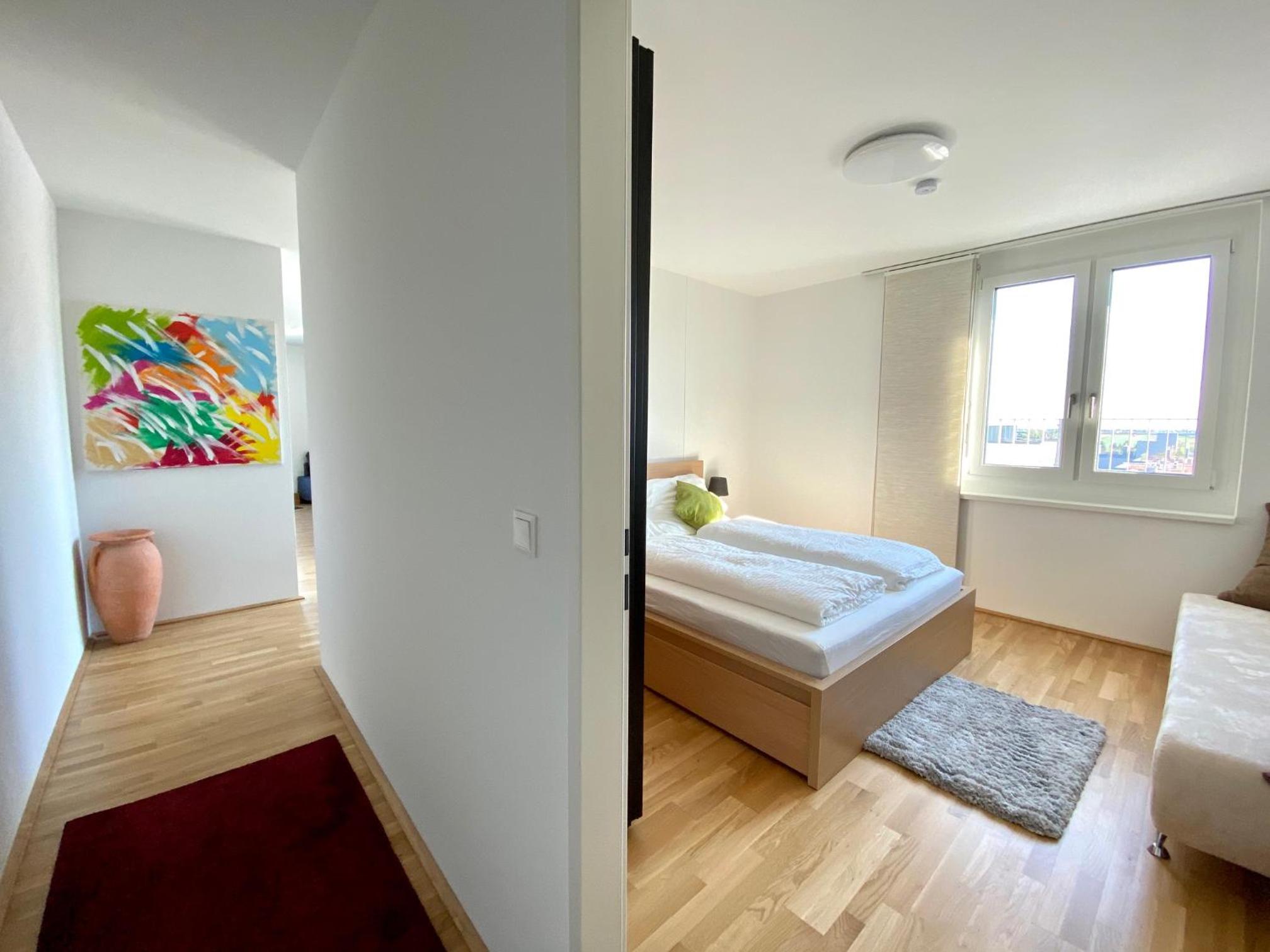 Sonnenwohnen Penthouse direkt bei U-Bahn und Therme Wien mit Top Anbindung ins Zentrum
