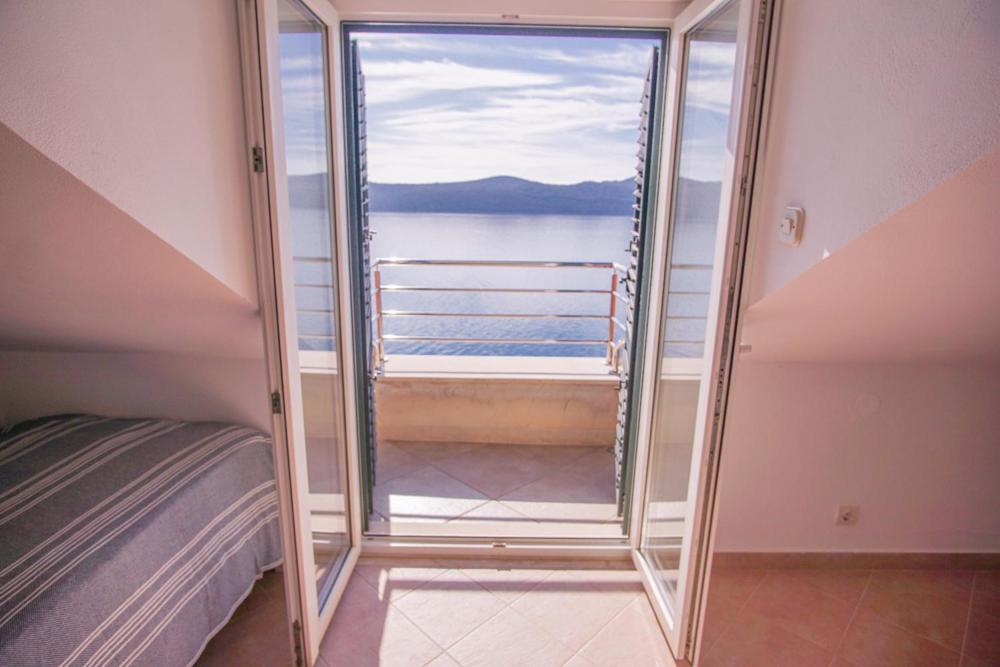 3 Bedroom Beach House with private sea access