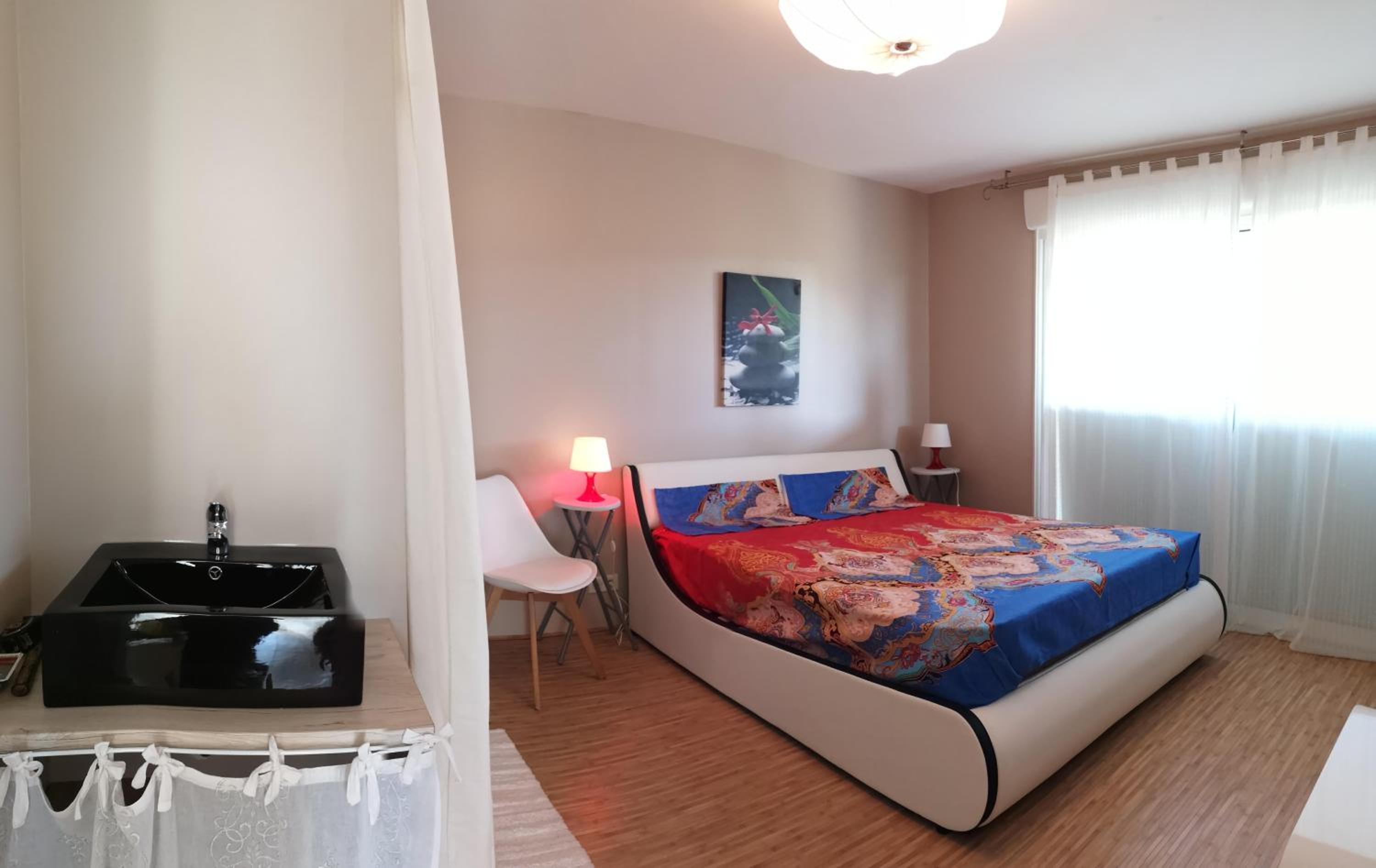 Photo 6