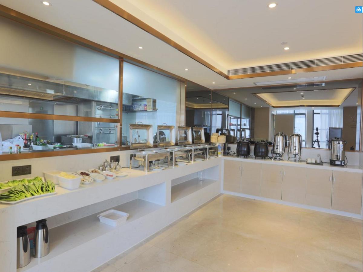 Food & Beverage