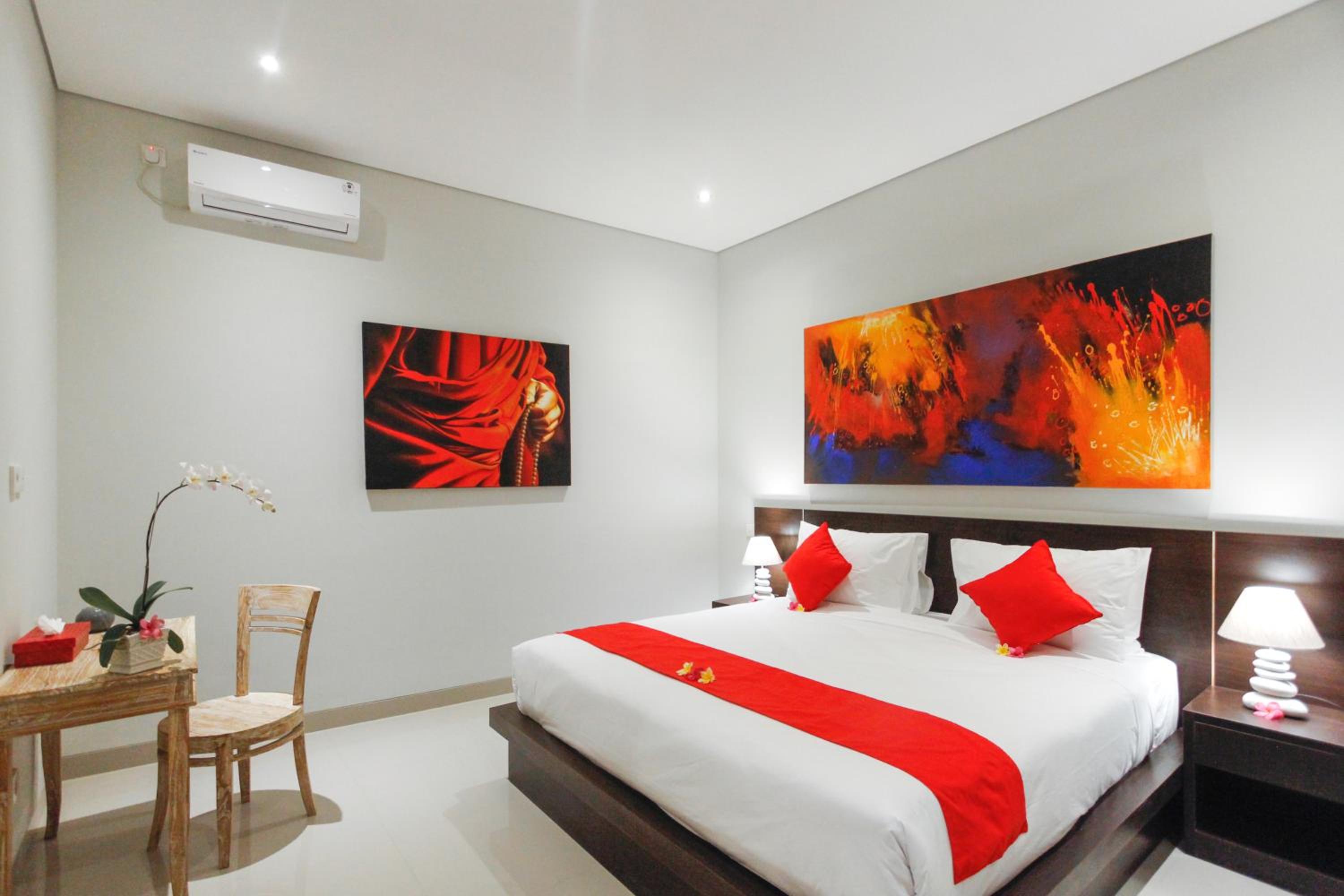 Villa 66, 5 min walk to Double 6 beach view 3