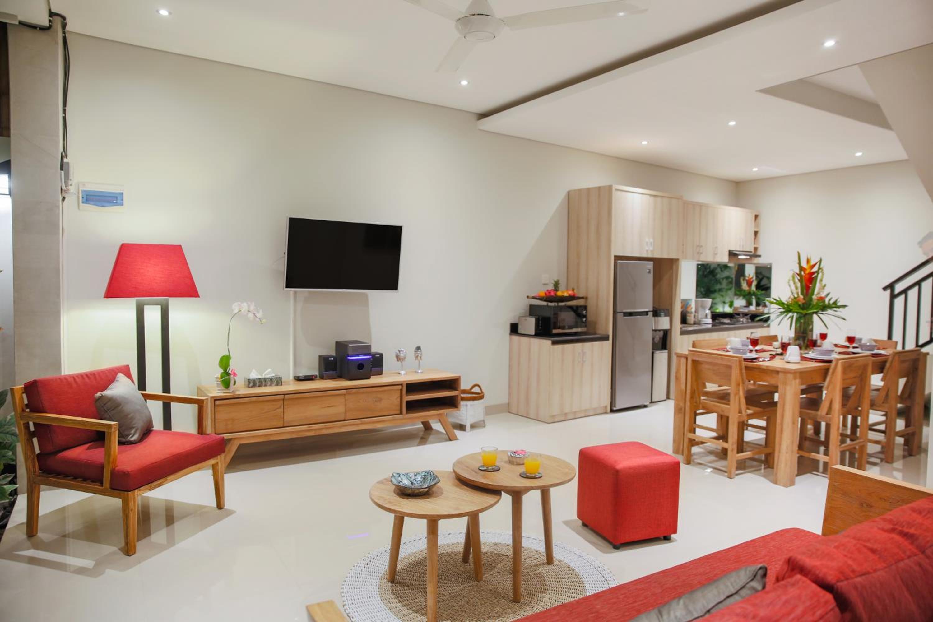 Villa 66, 5 min walk to Double 6 beach view 4