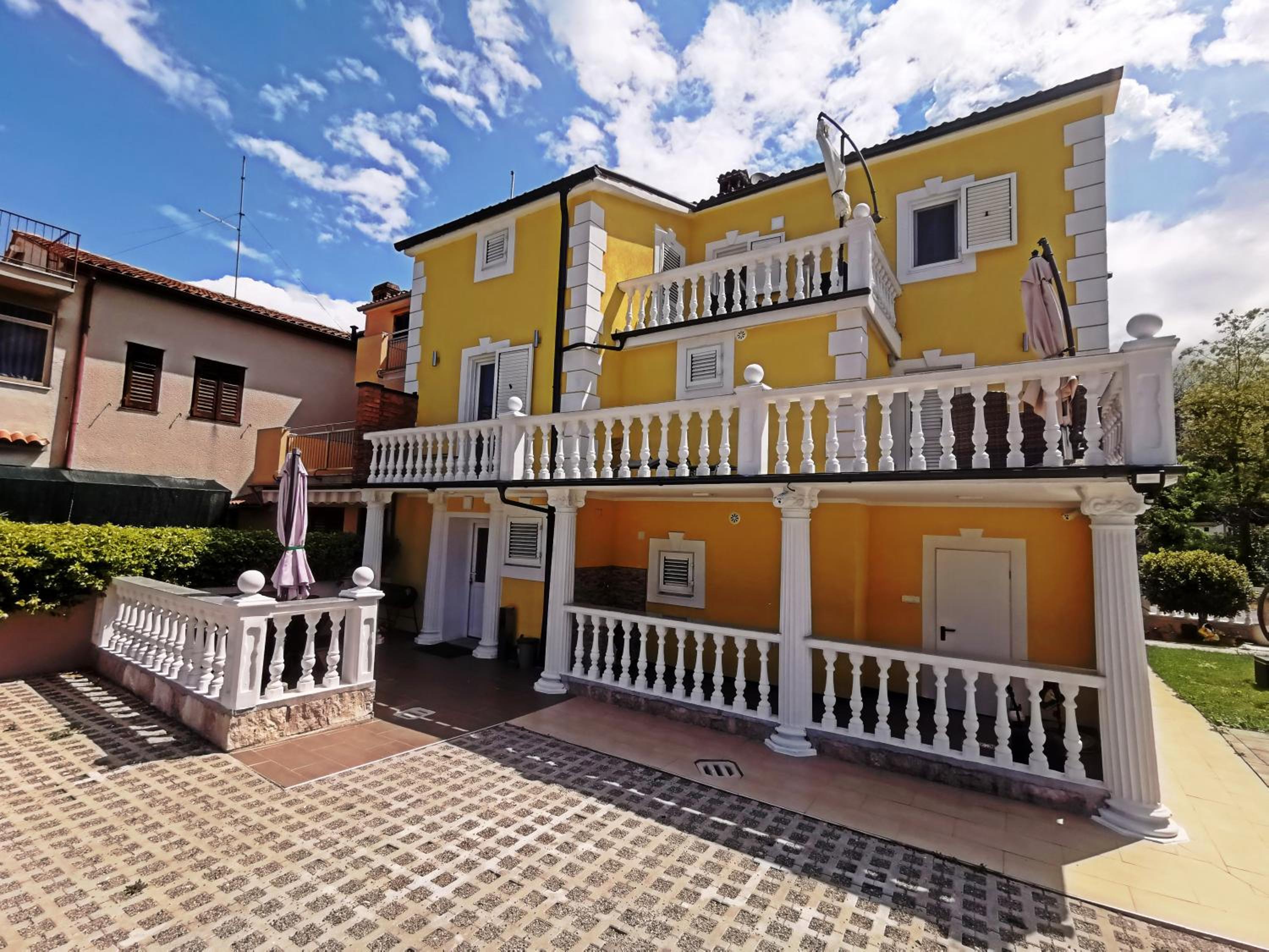 Photo 9