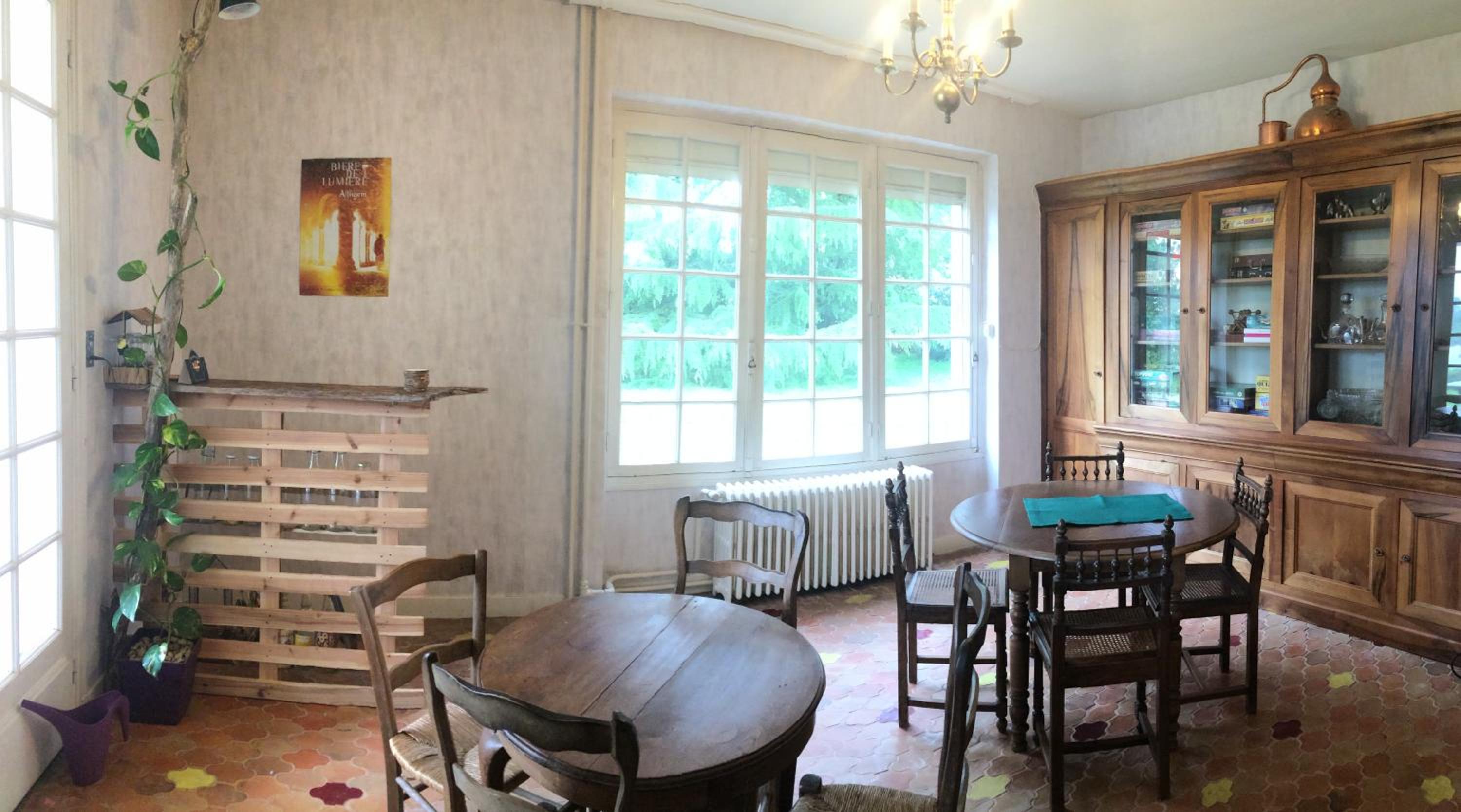 La Maison Blanche view 2