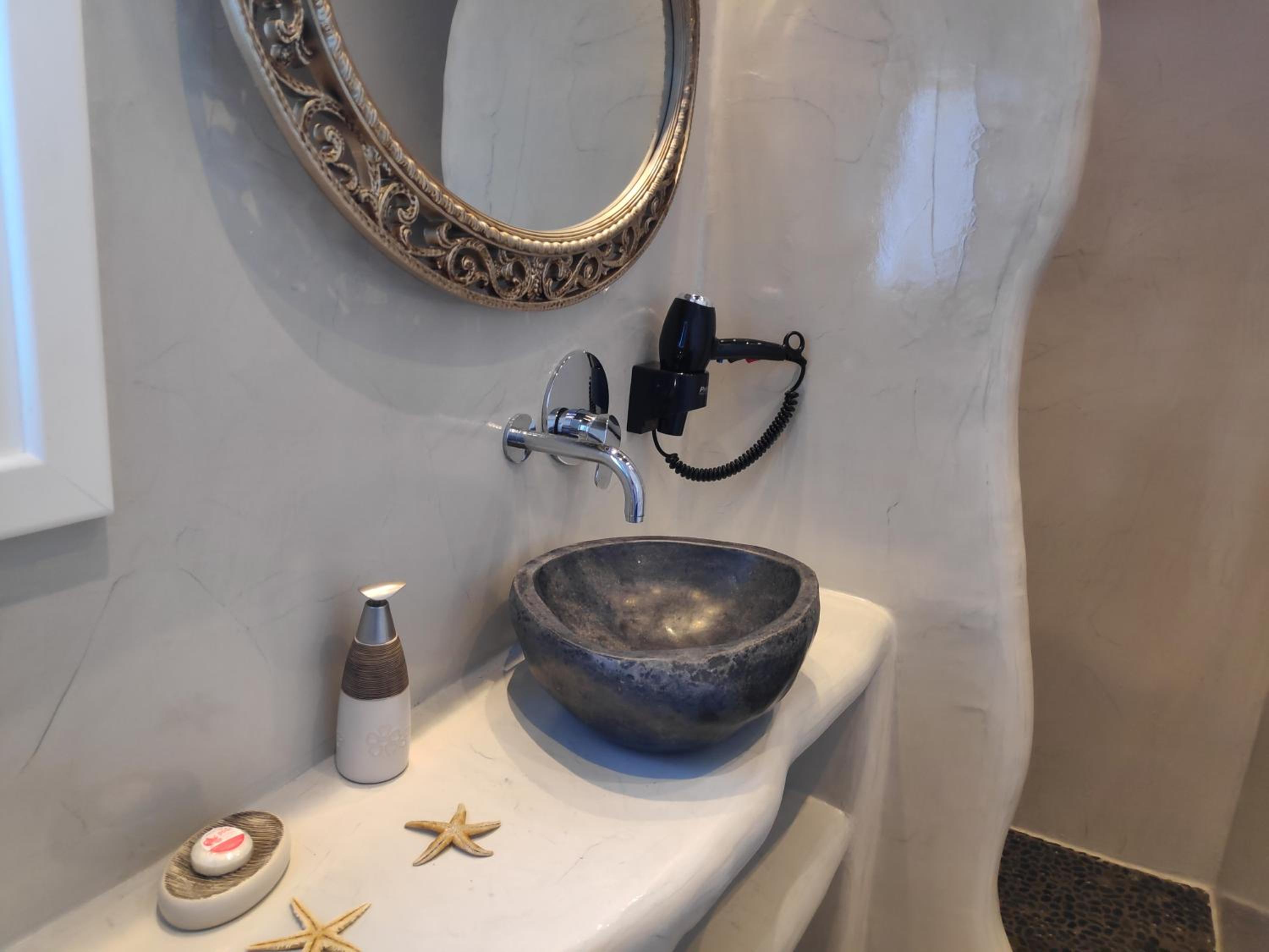 SANTOXENIA Studio George photo 2