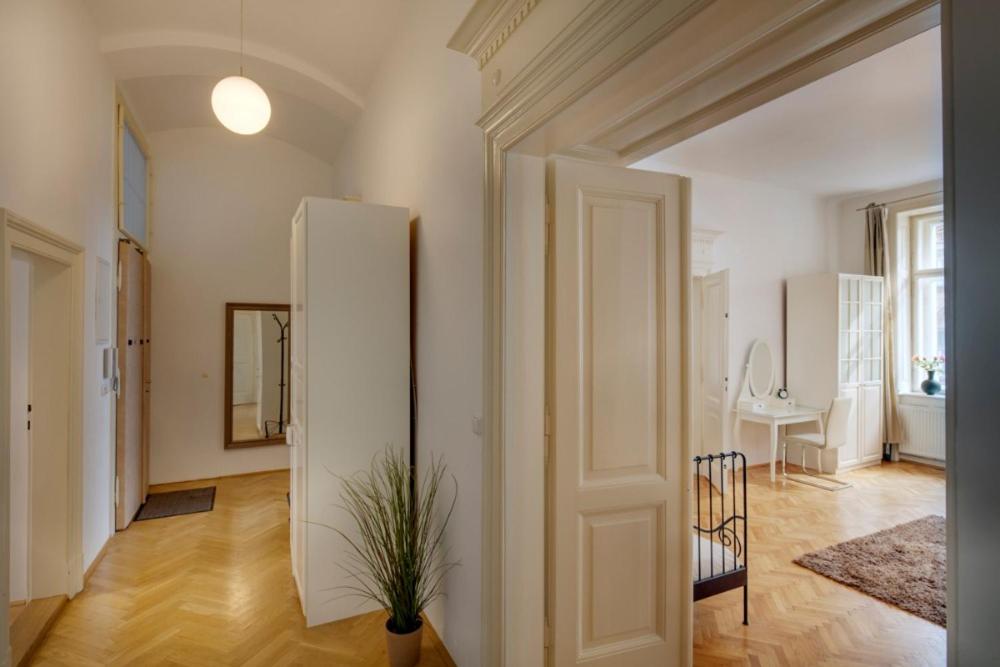 Kaprova 5 - Old Town Apartments