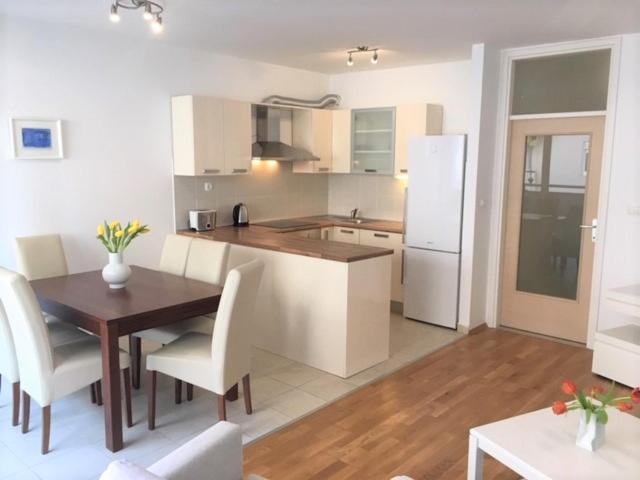 Sunshine Apartment