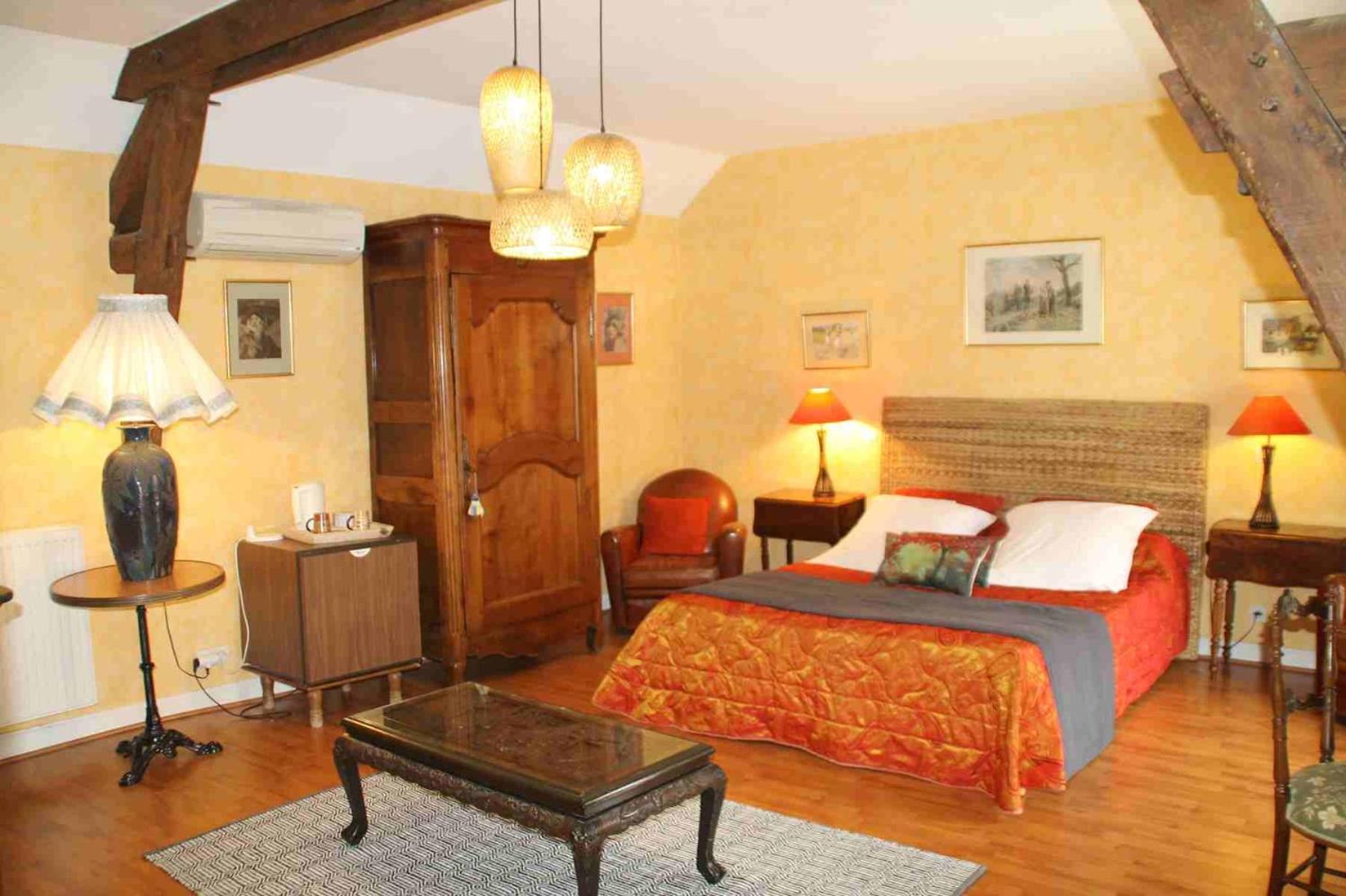chambres d'hotes : La cour d'Etrepy view 4