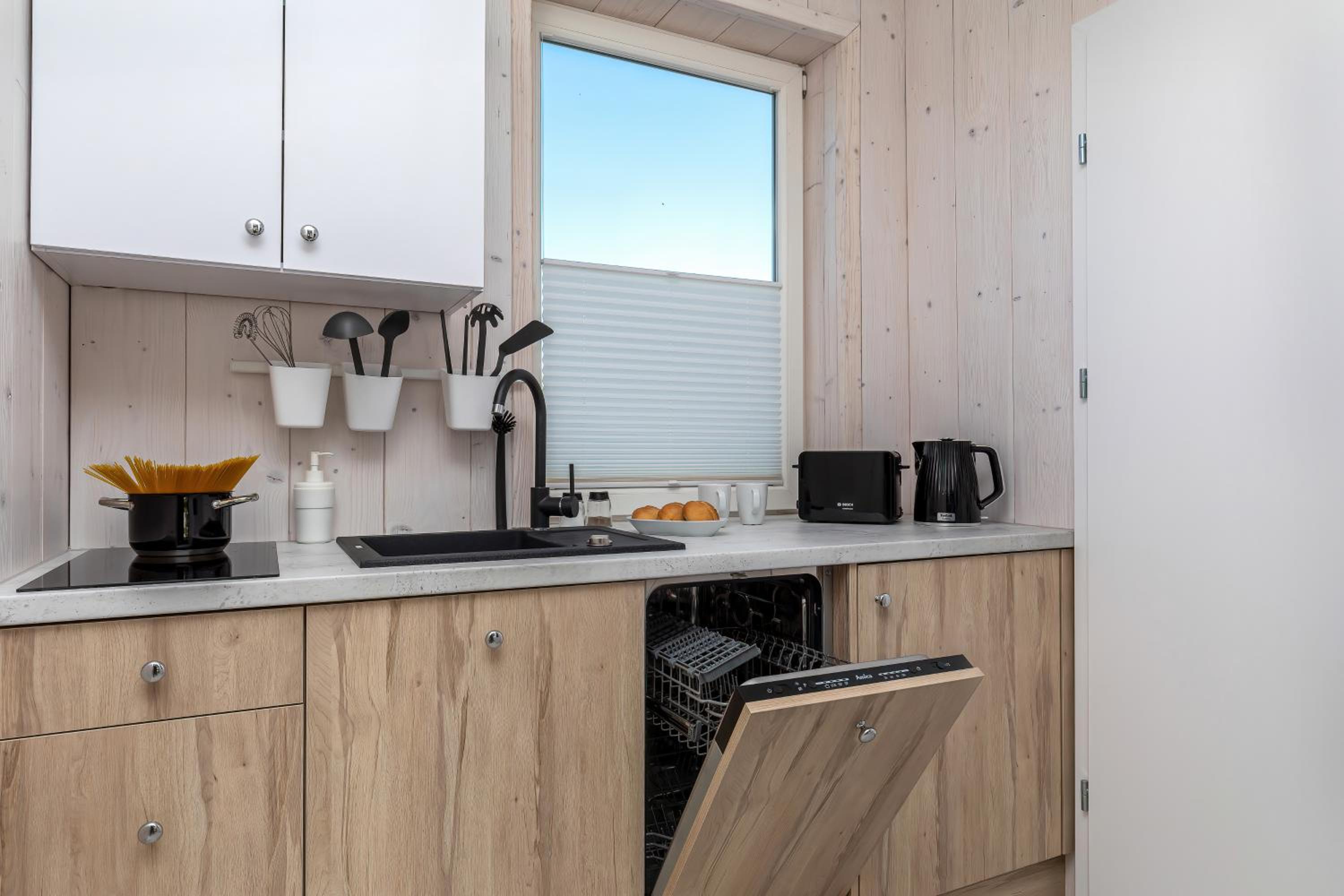 Bianco House Apartments