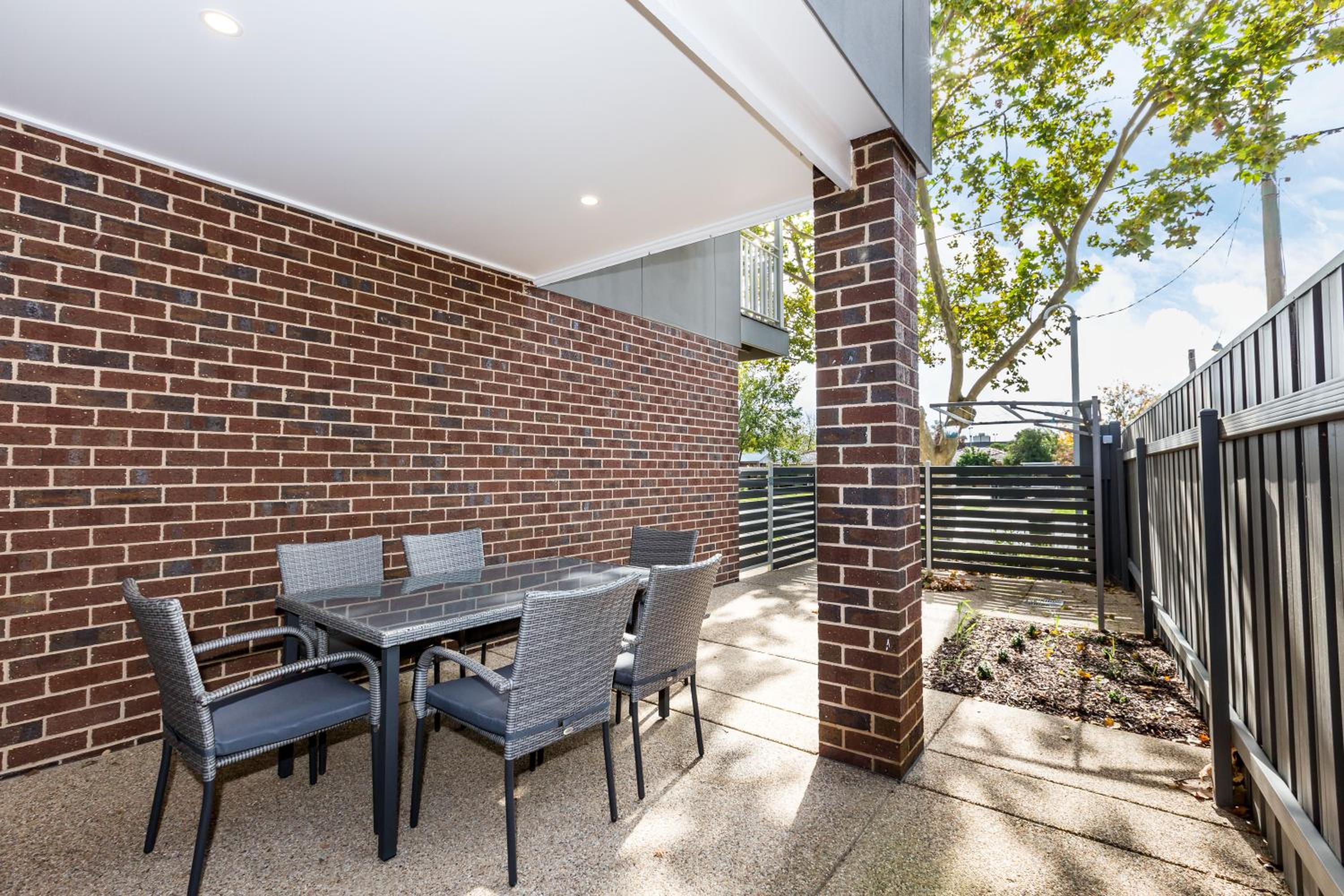 Wagga Apartments #5 view 4