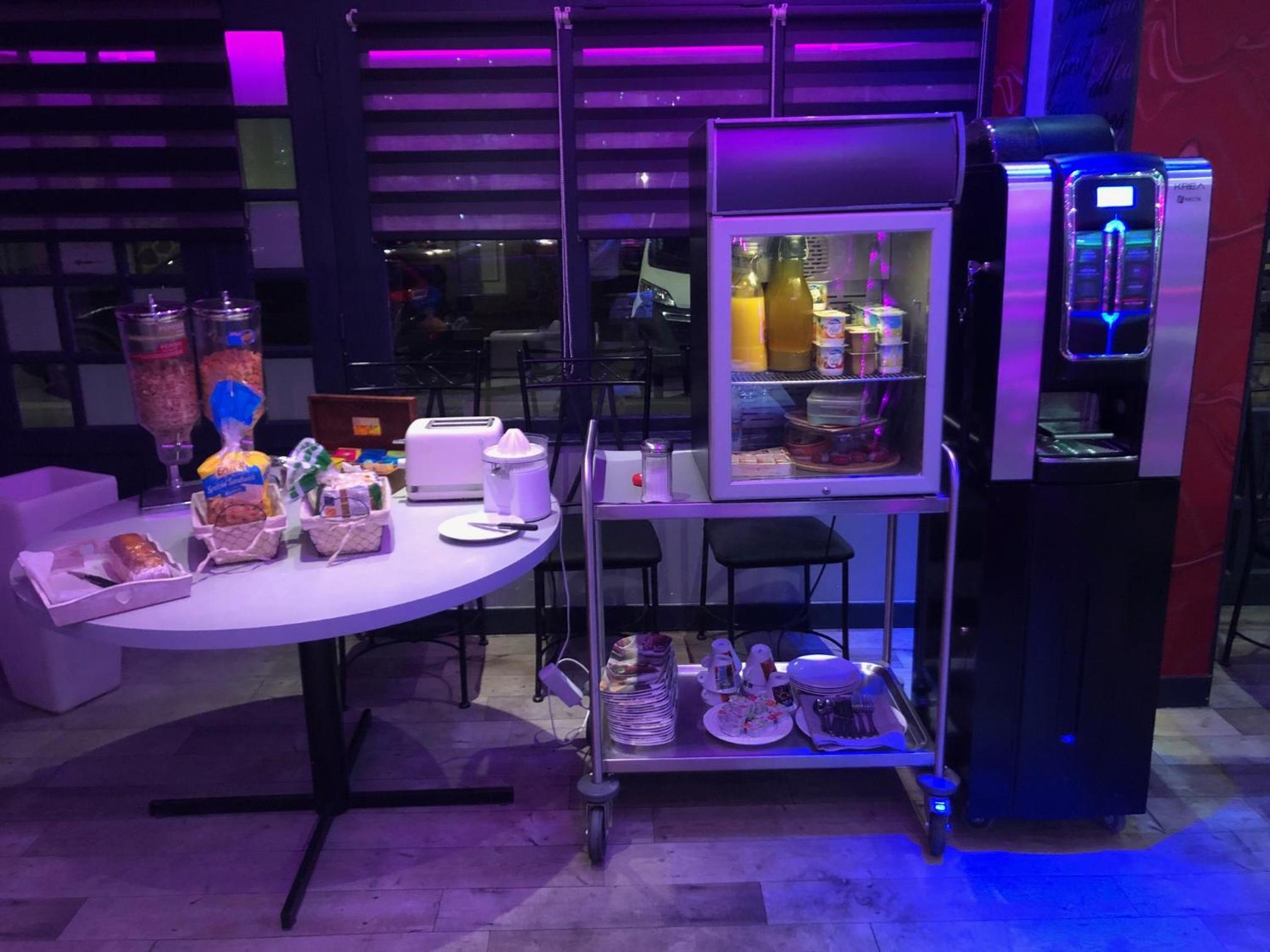 Food & Beverage