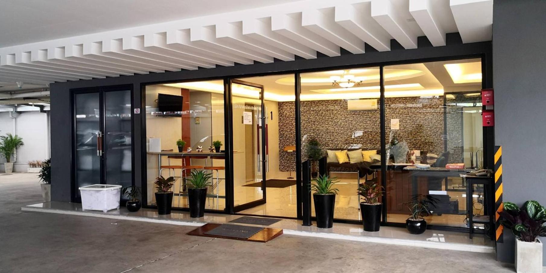 U-Home Private 80-86sqm Adjustable 2 Bedrooms Wooden Decor view 5