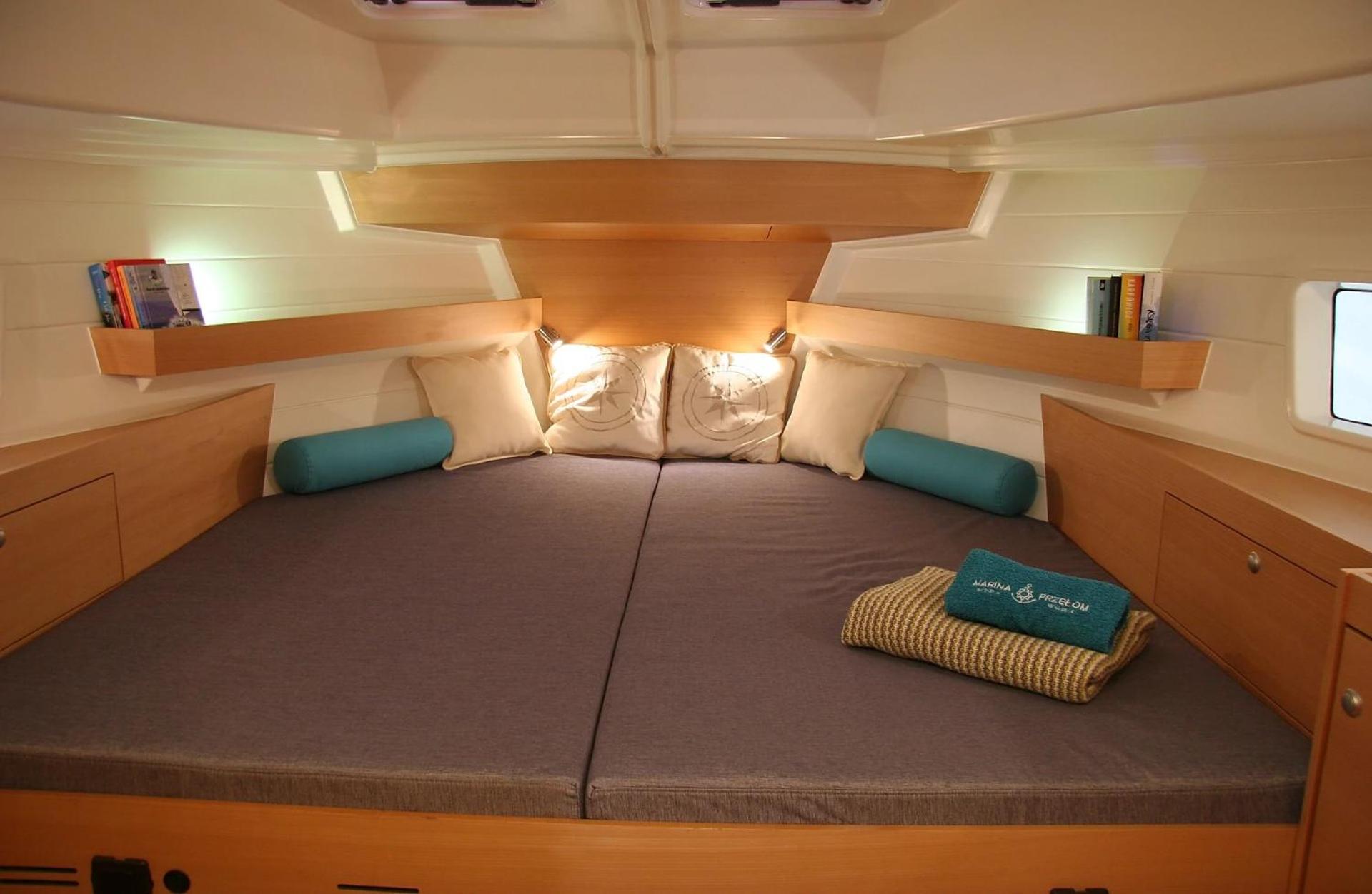 Platinum 989 FLYbridge Motor Yacht