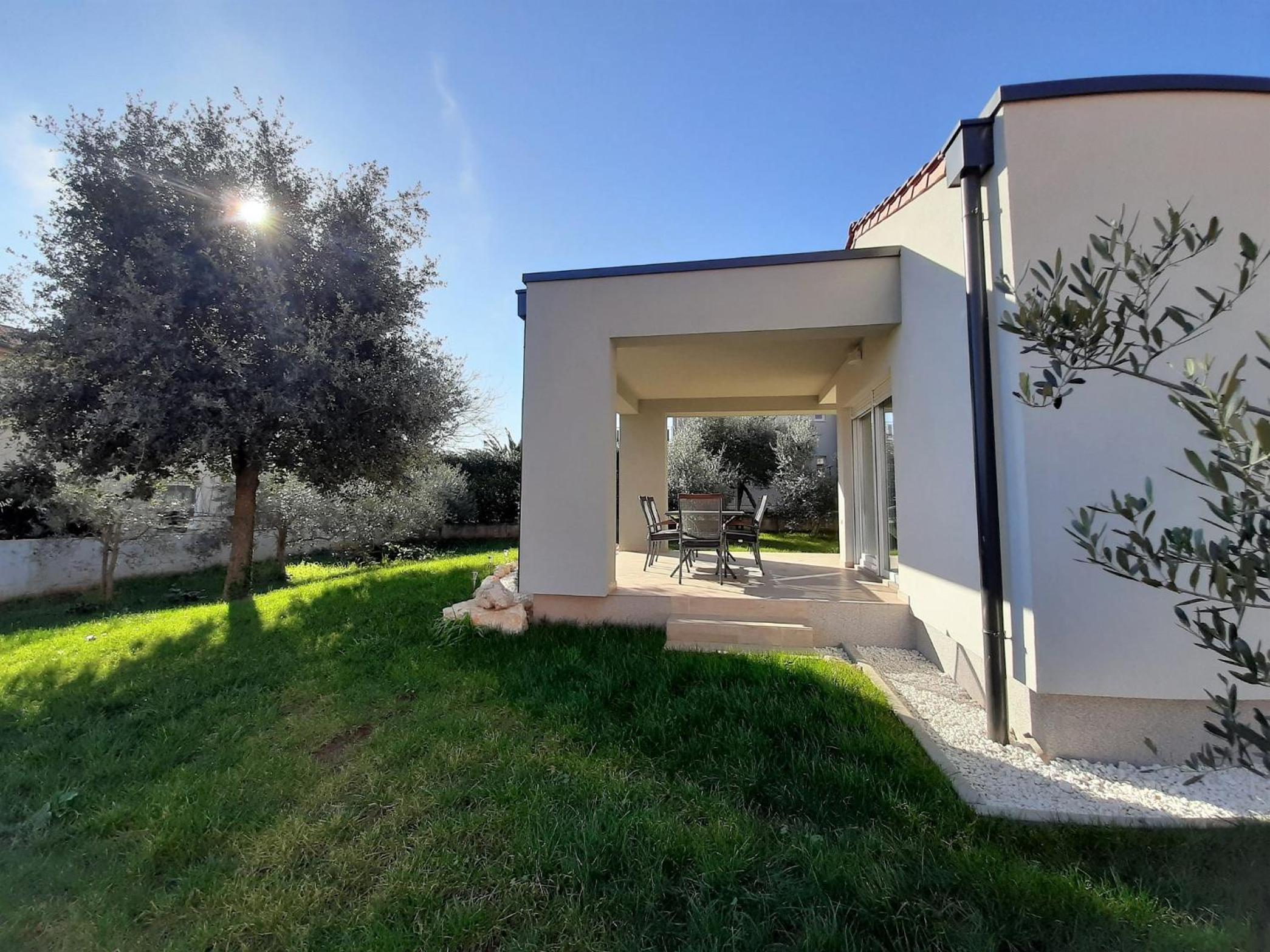 Holiday Home Aurora view 2