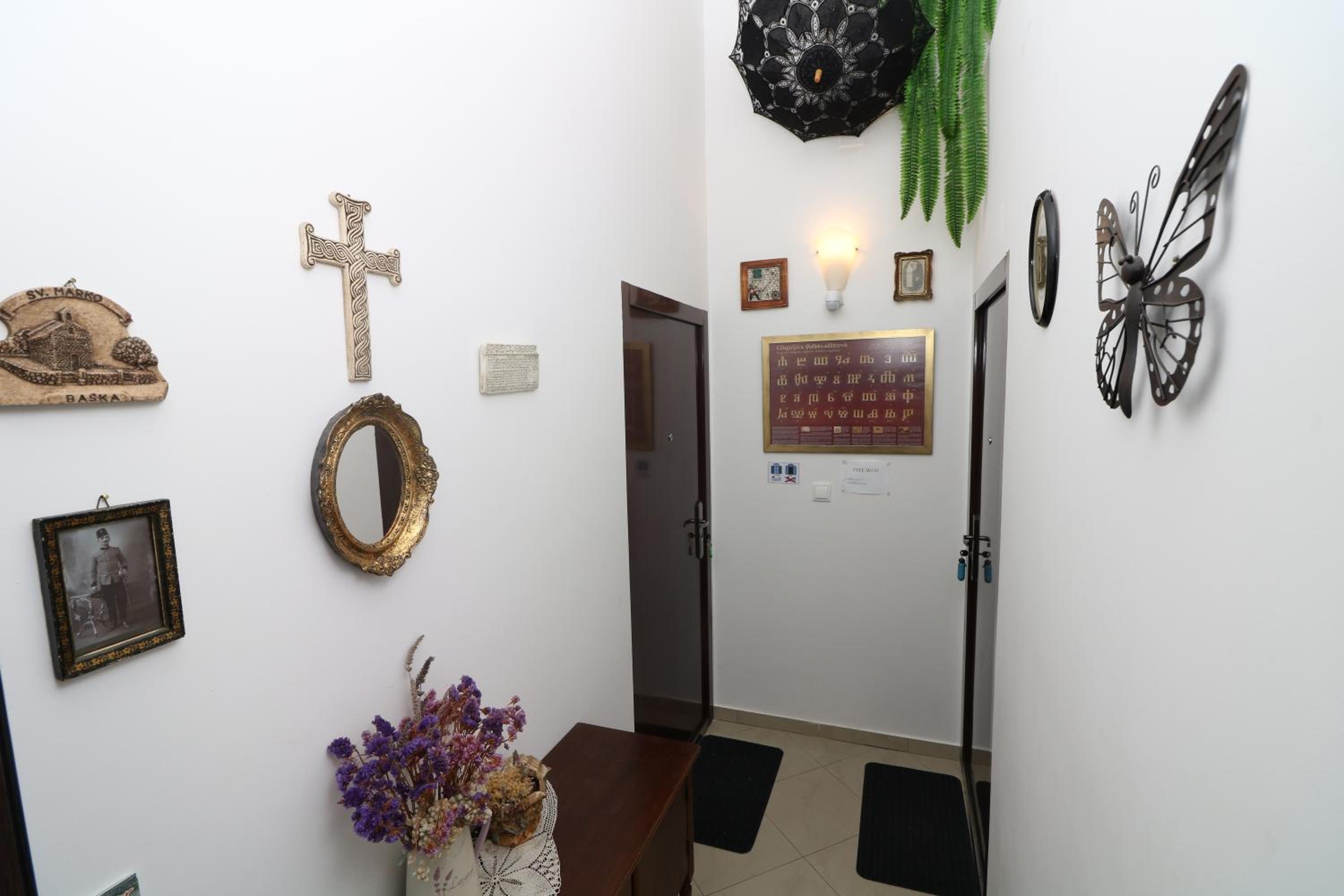 Photo 69