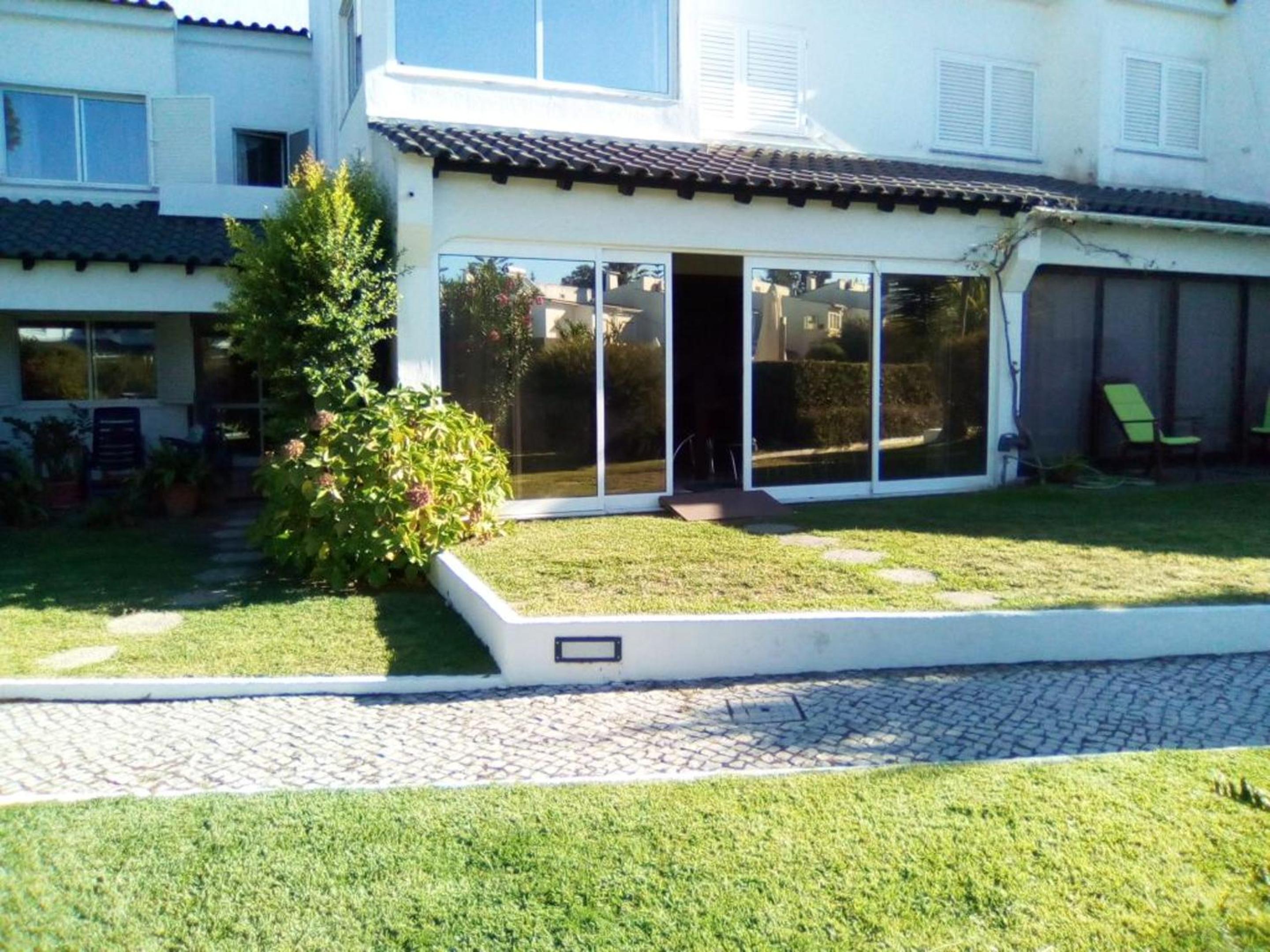 4 bedrooms house with shared pool furnished garden and wifi at Corroios 4 km away from the beach