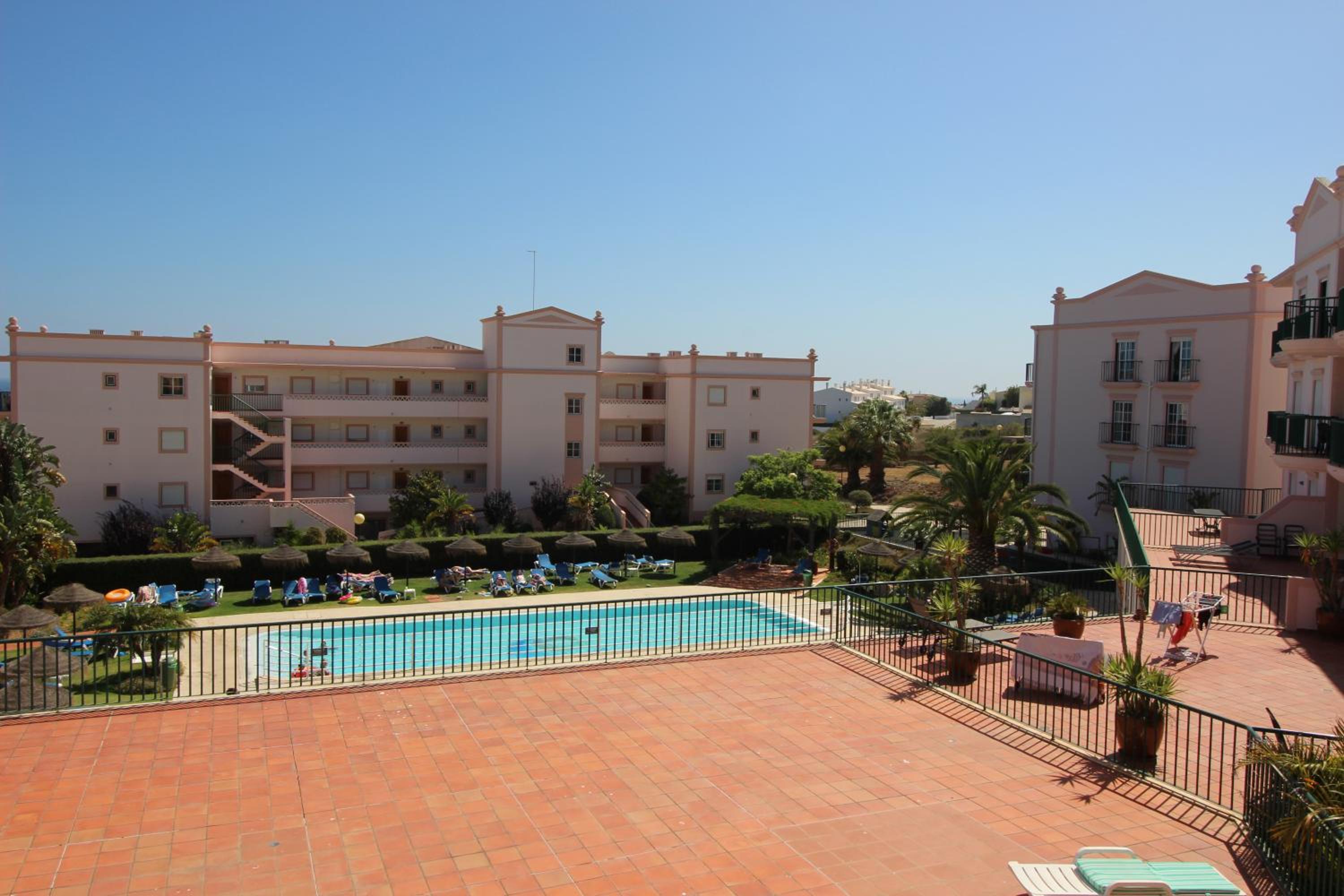 Luz casas-St James 215, 3 bedrooms,wi fi, air con,shared pool view 5