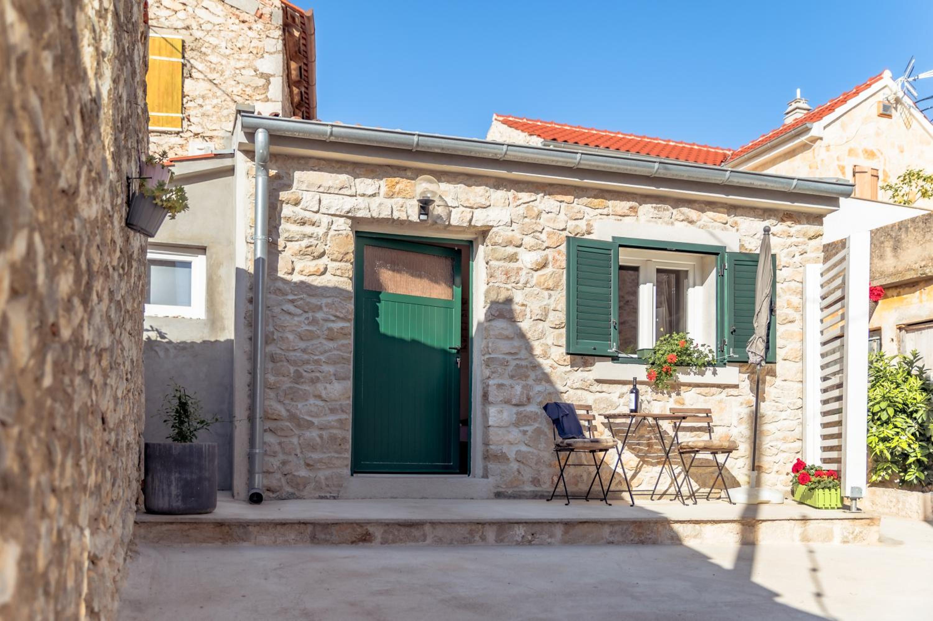 Small stone house Luka view 3