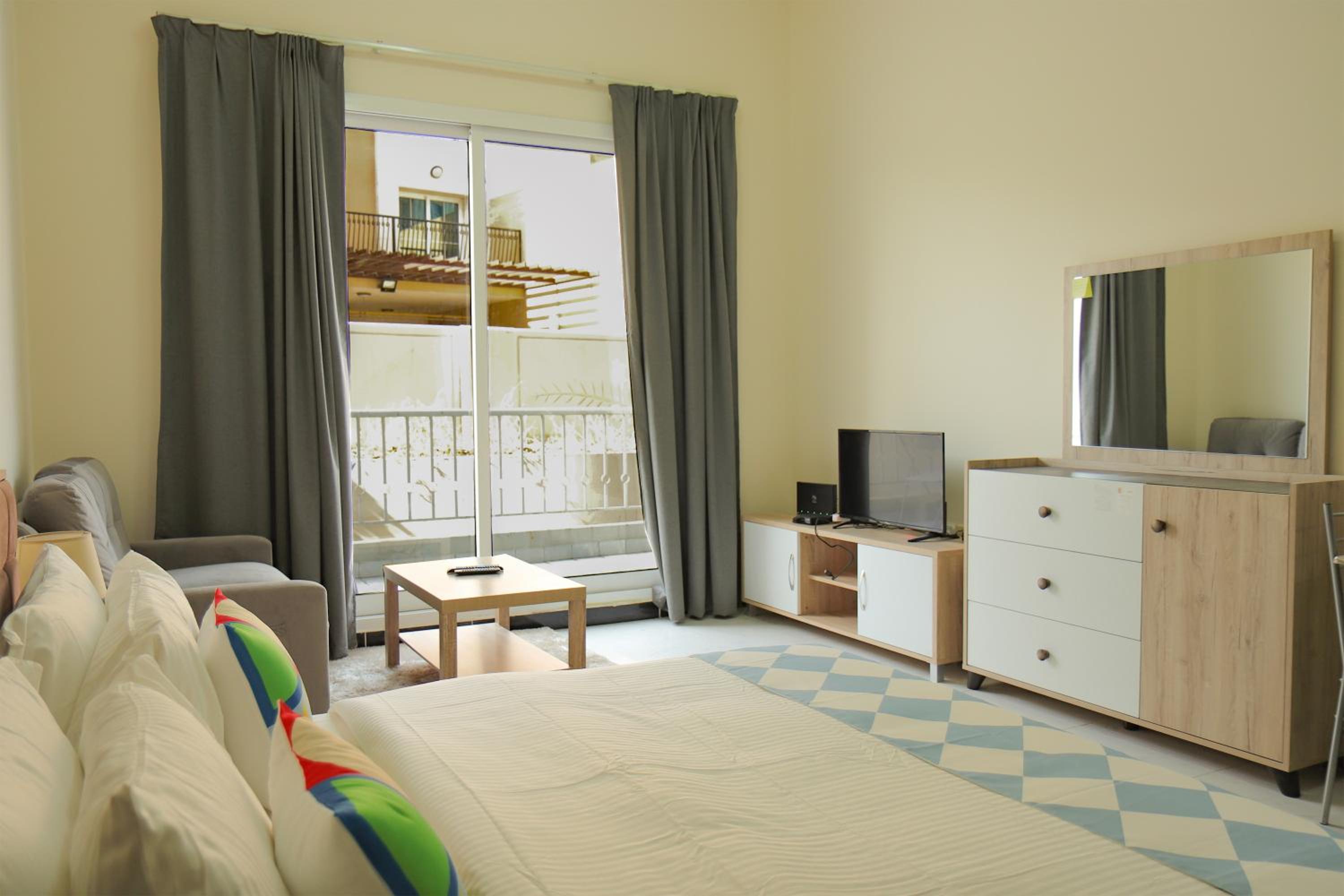 SHH - Furnished Studio in Knight Bridge Court A, JVC