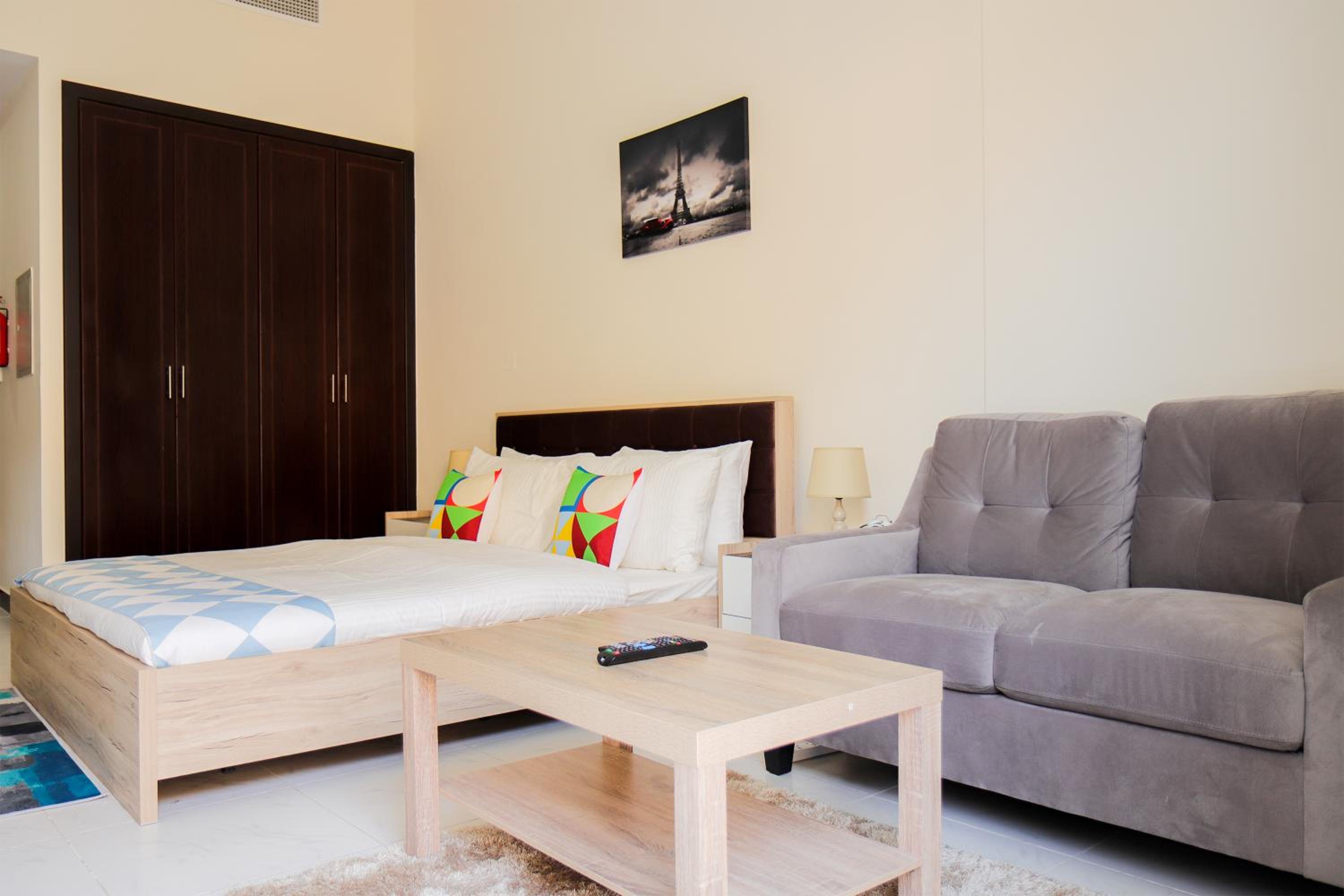 SHH - Furnished Studio in Knight Bridge Court A, JVC