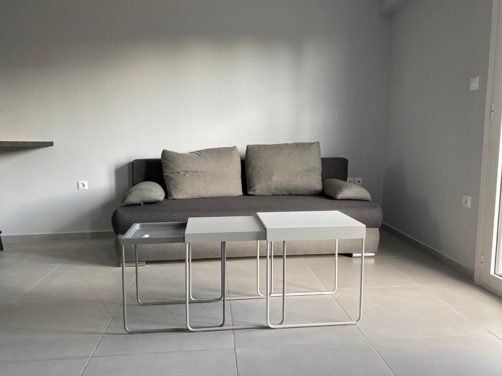 Cosy studio 2 minutes walking from the beach view 3