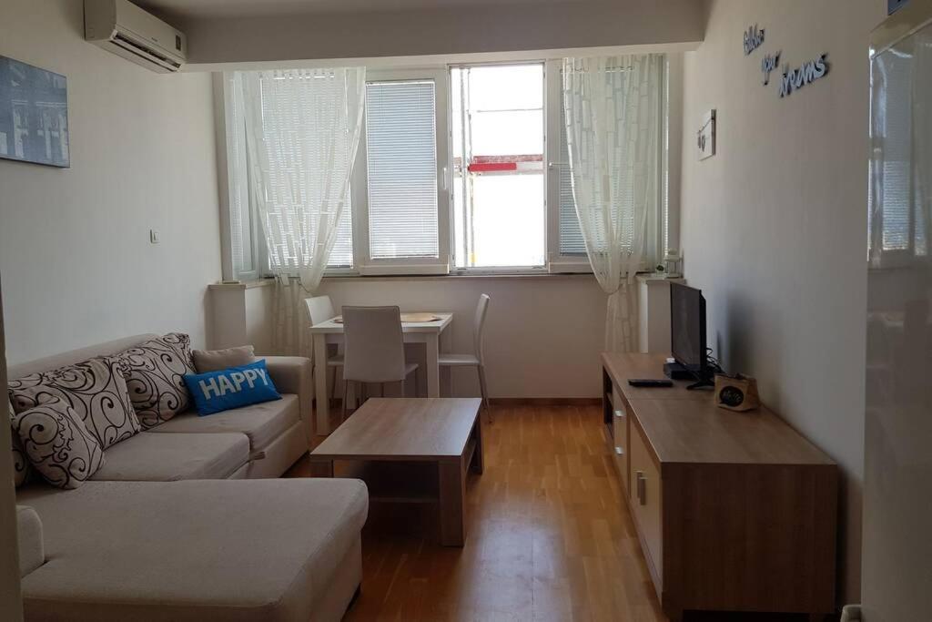 Studio apartment KIKI with a sea view, free WiFi, for 2 persons view 4