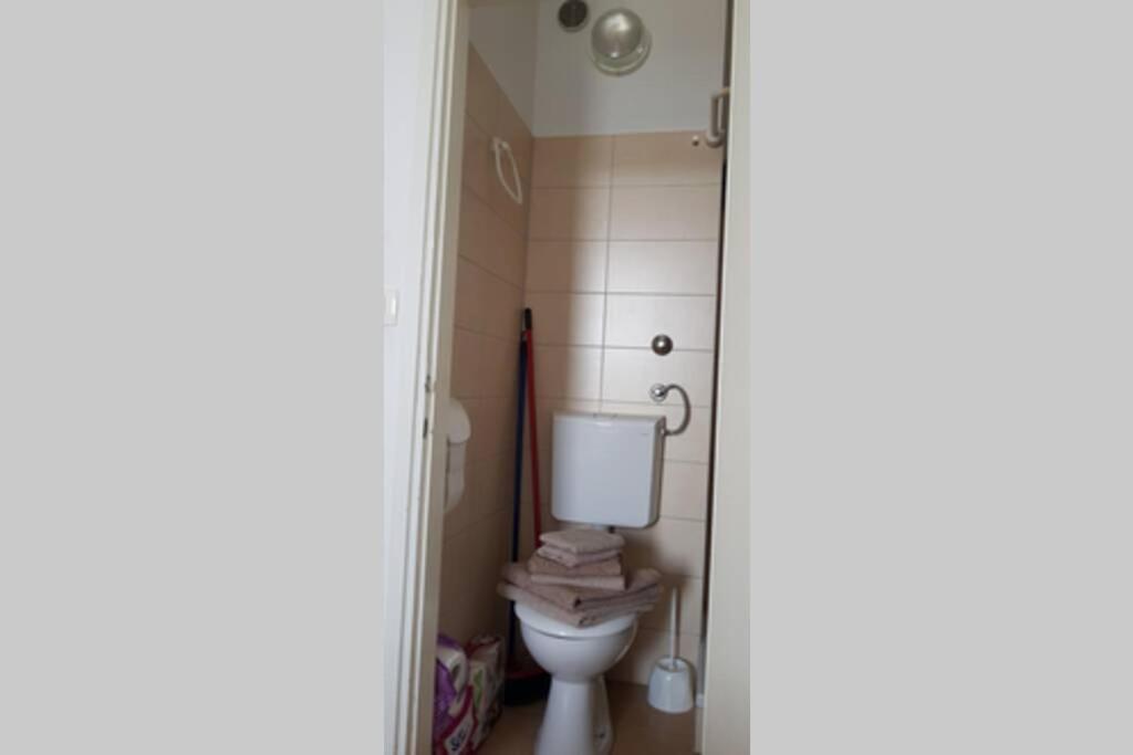 Studio apartment KIKI with a sea view, free WiFi, for 2 persons