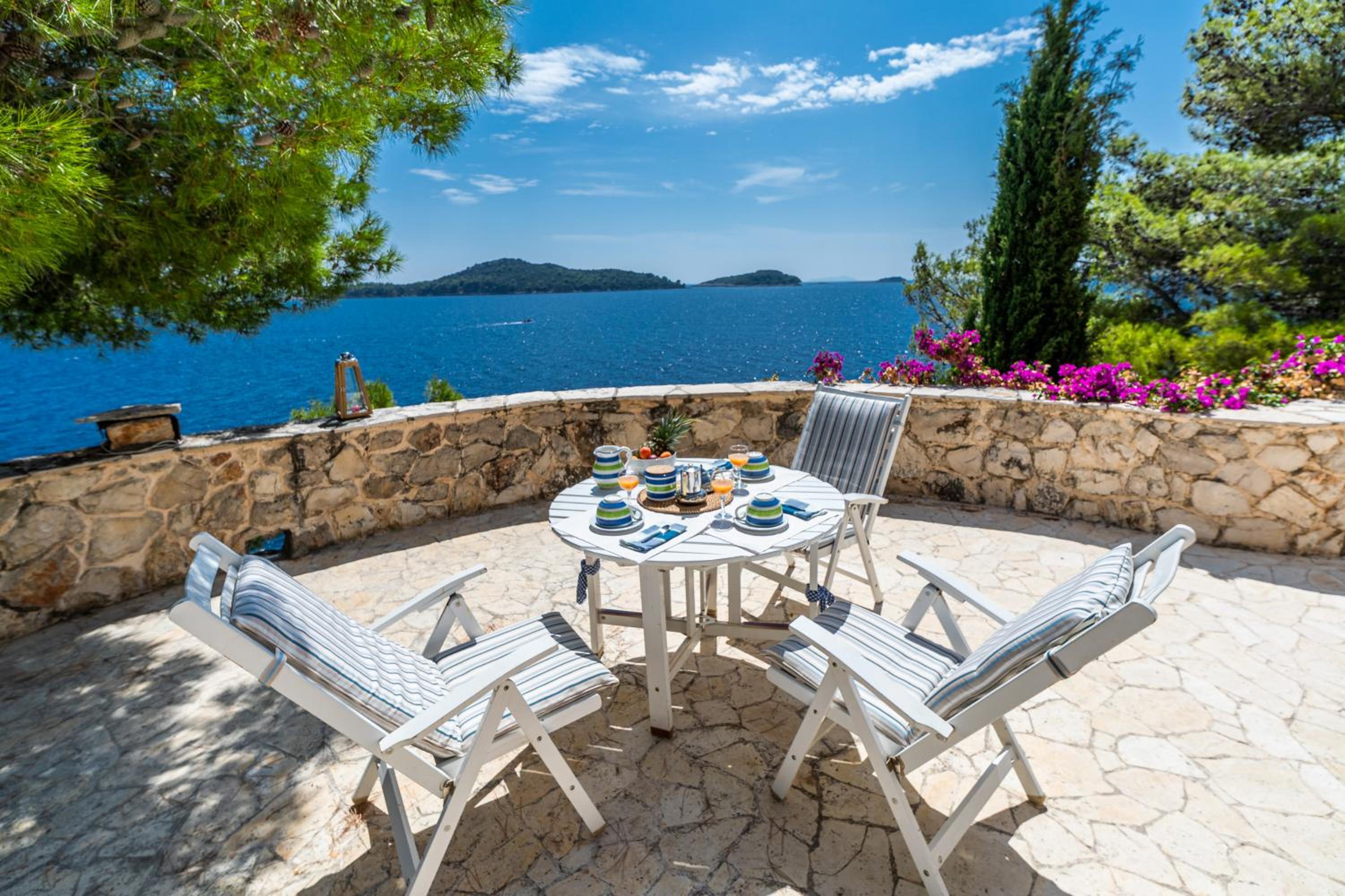 Villa Kamen view 3