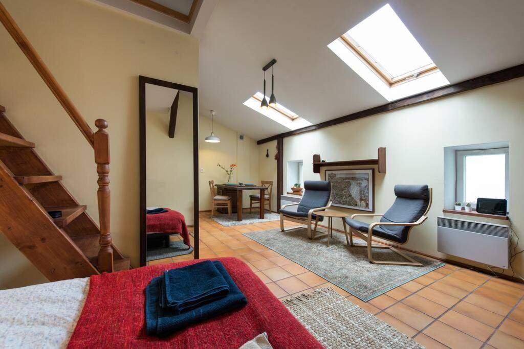 Bright loft in amazing location view 3