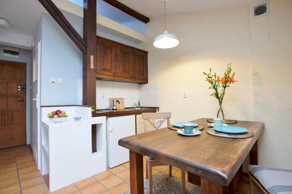 Bright loft in amazing location view 5