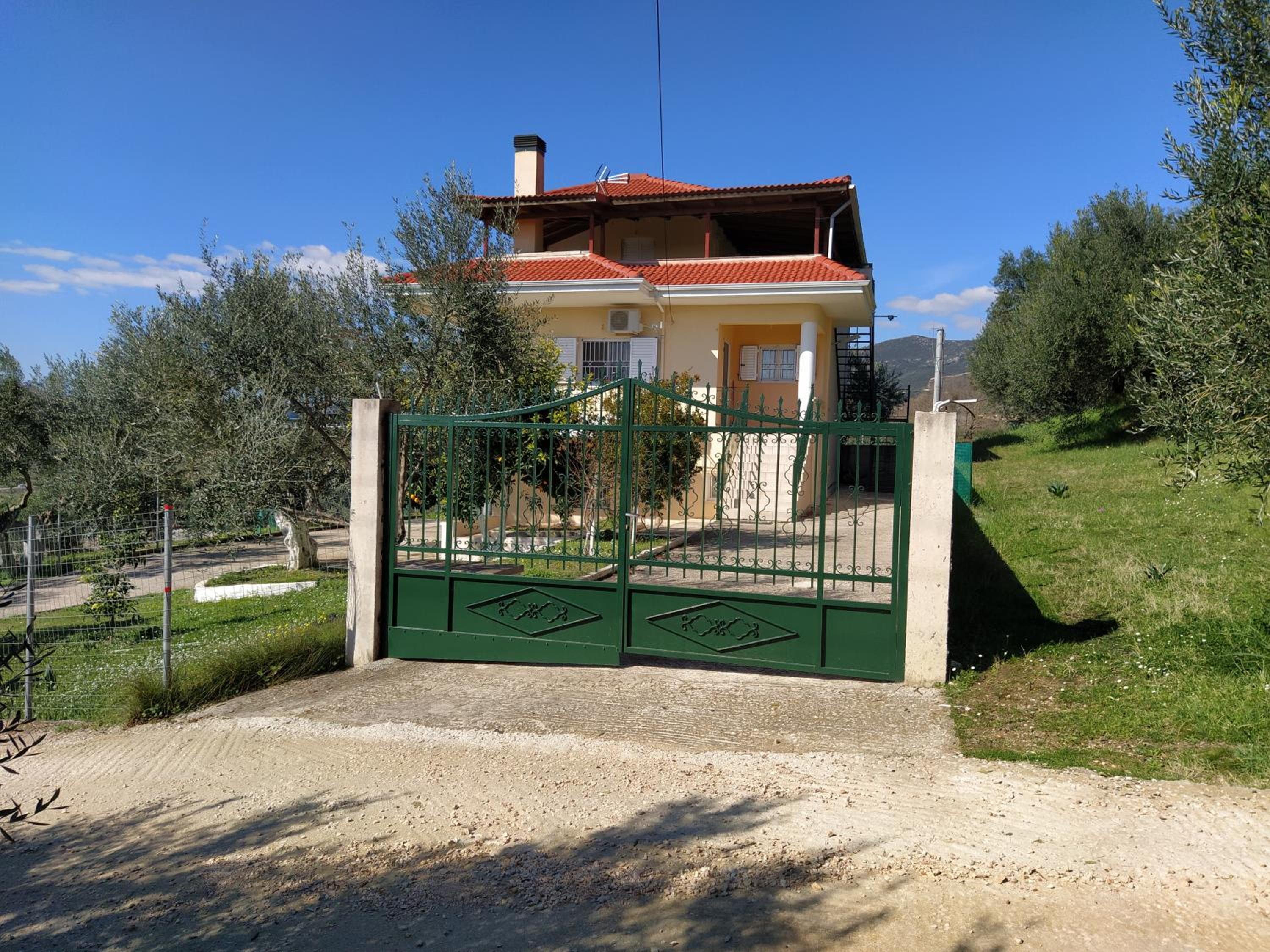 Loutro House photo 1