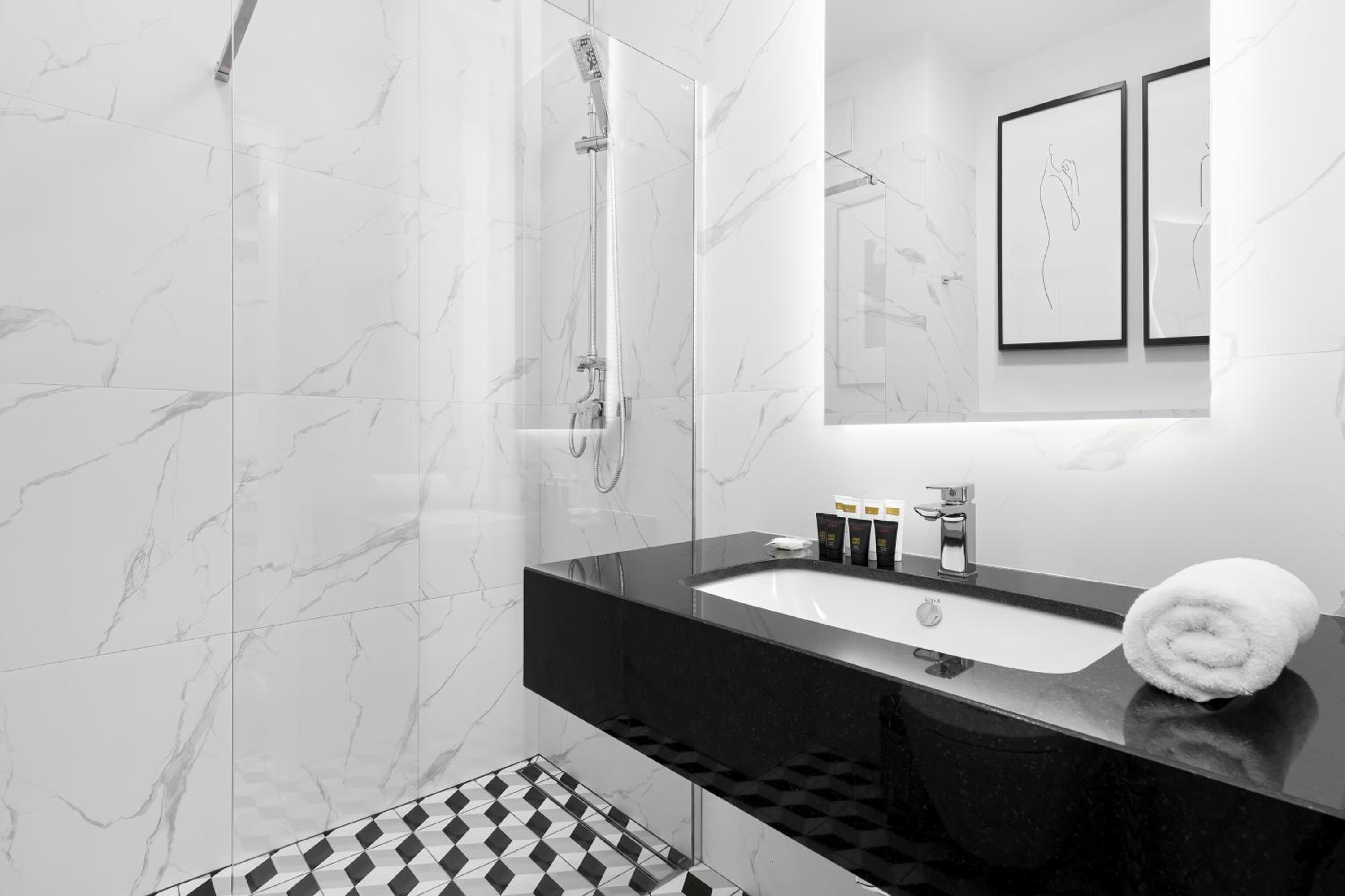 Apartments Browary Warszawskie by Renters view 3