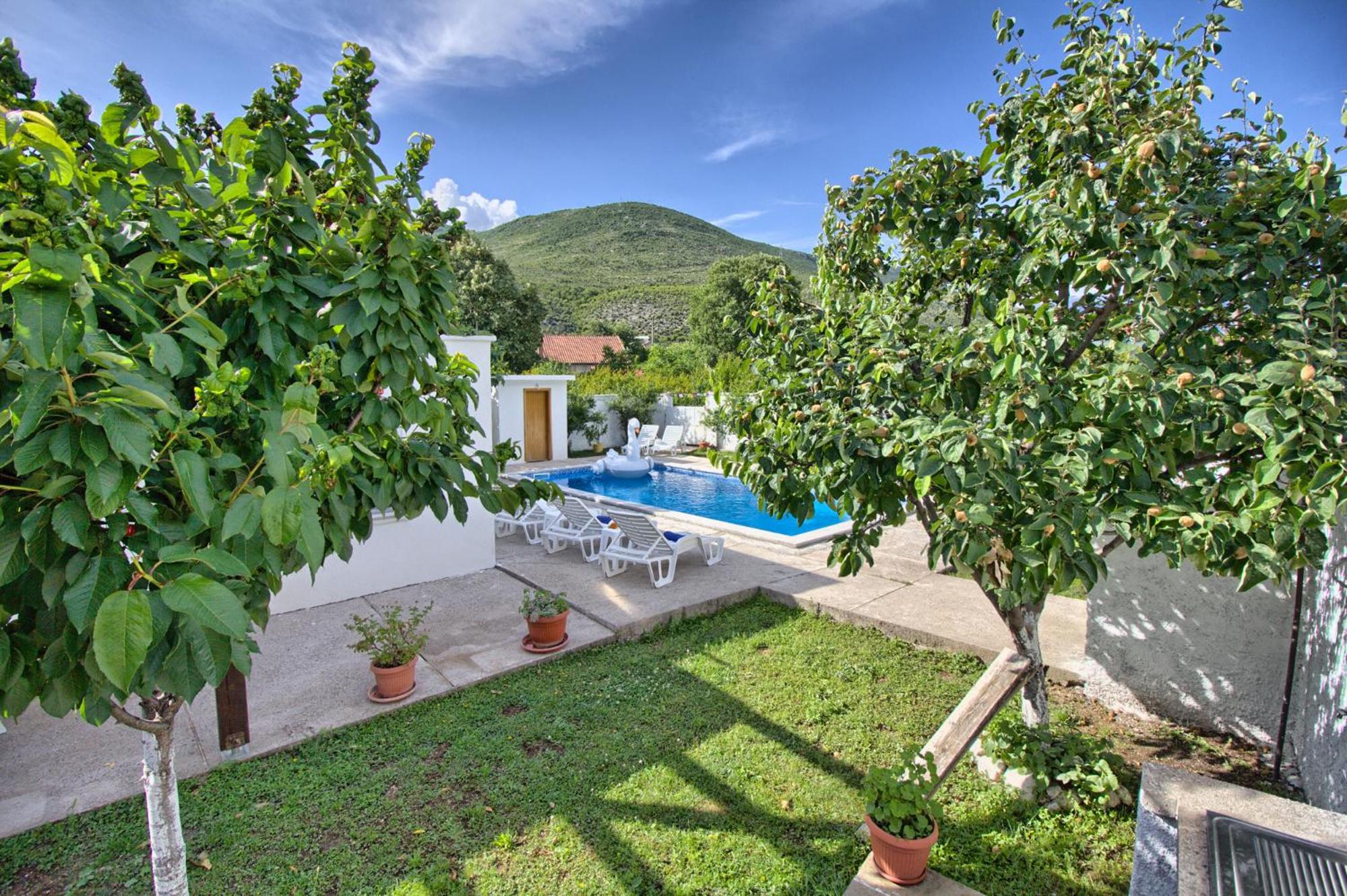 Vacation house Vila Guma Rastani Mostar view 2