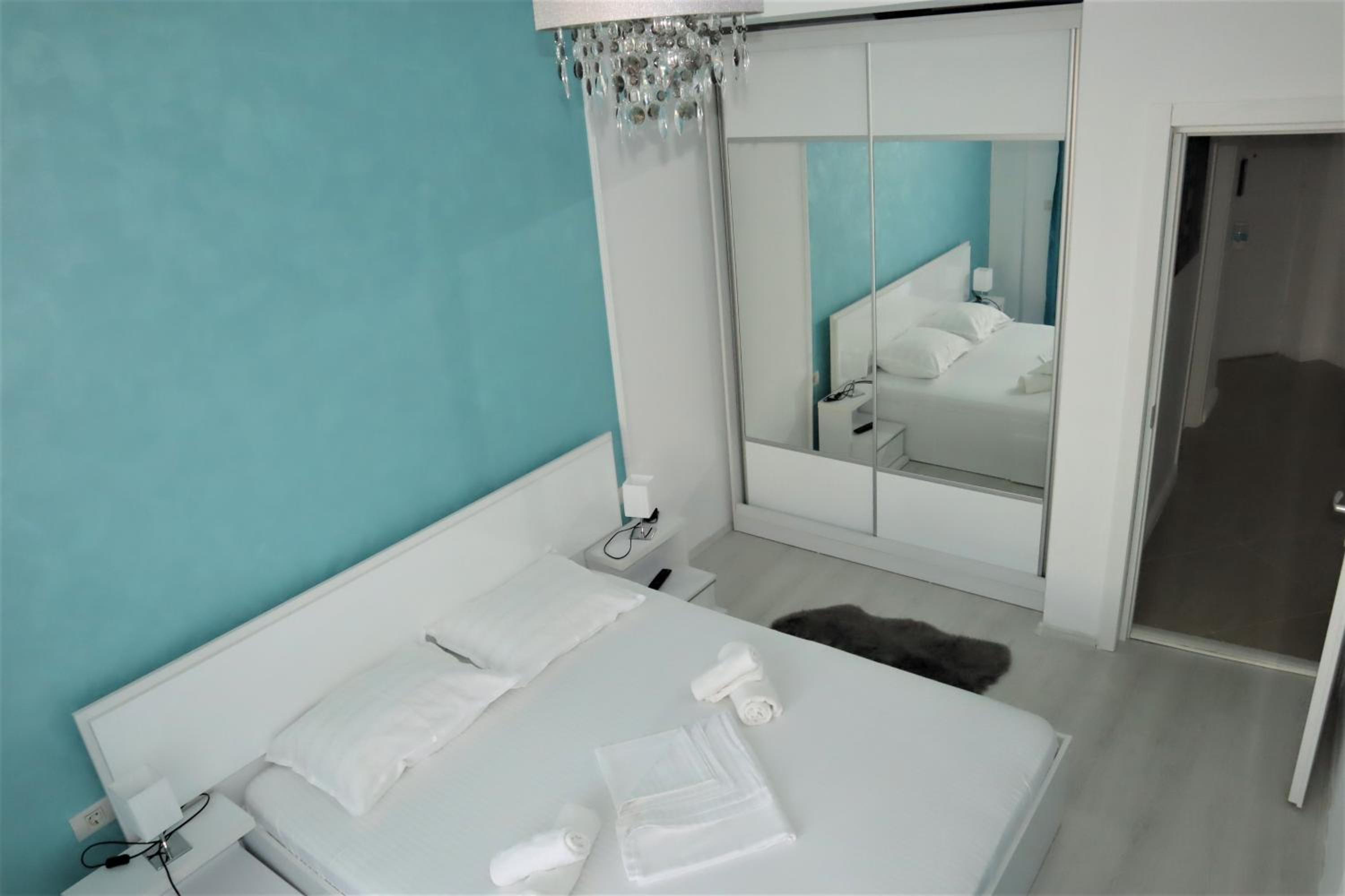 Donny Luxury Apartment view 4