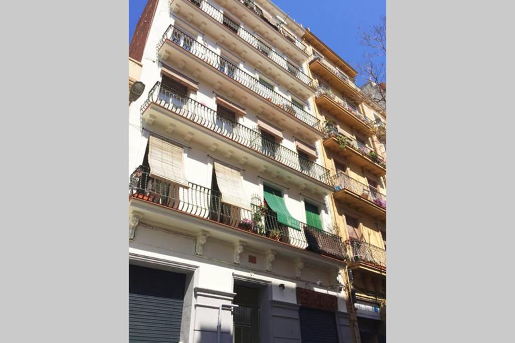 SUNNY APARTMENT GRACIA - PLAÇA JOANIC photo 5