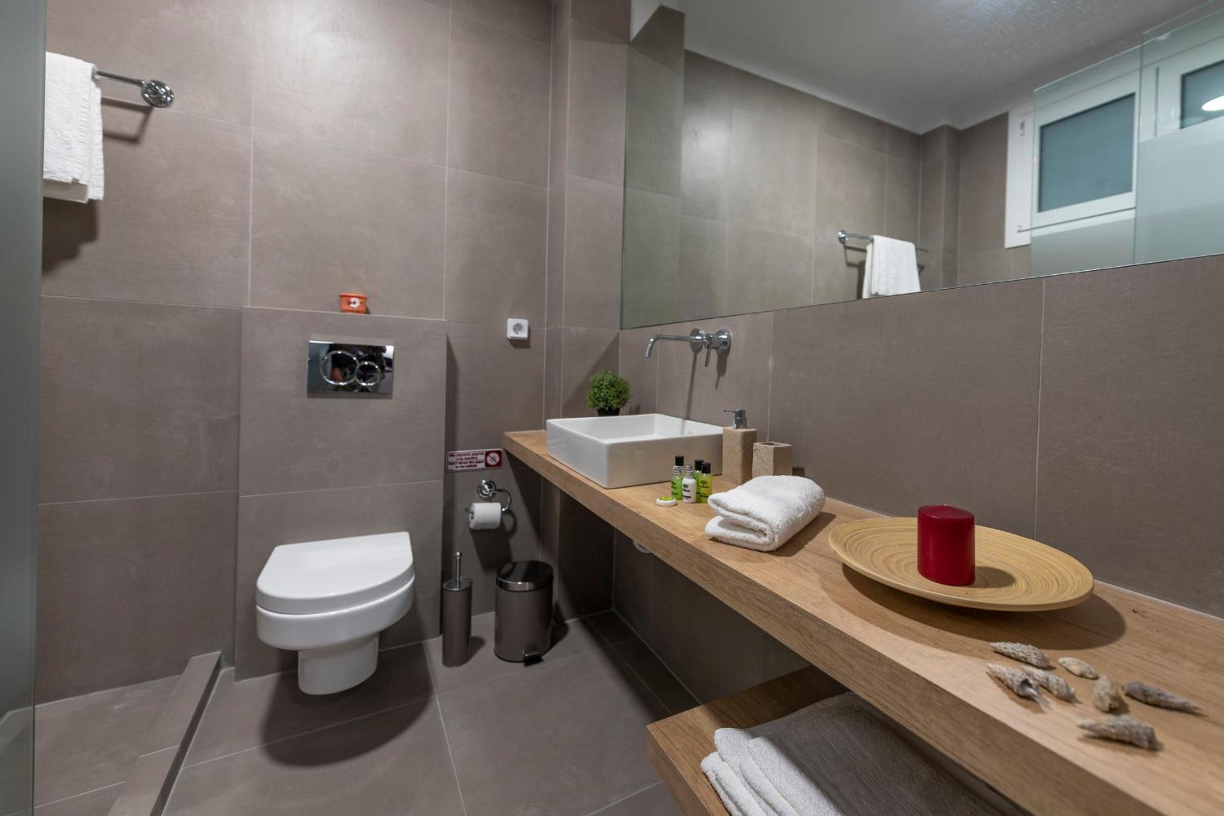 Cute Apartment Close to Acropolis by Cloudkeys