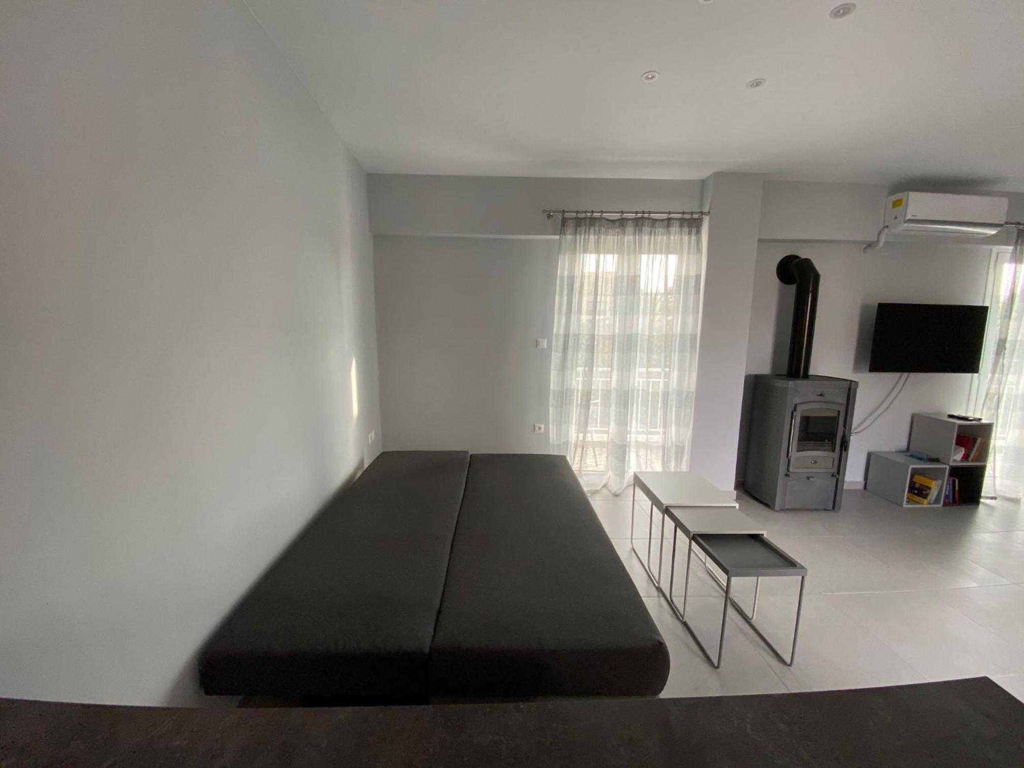 Cosy studio 2 minutes walking from the beach view 4