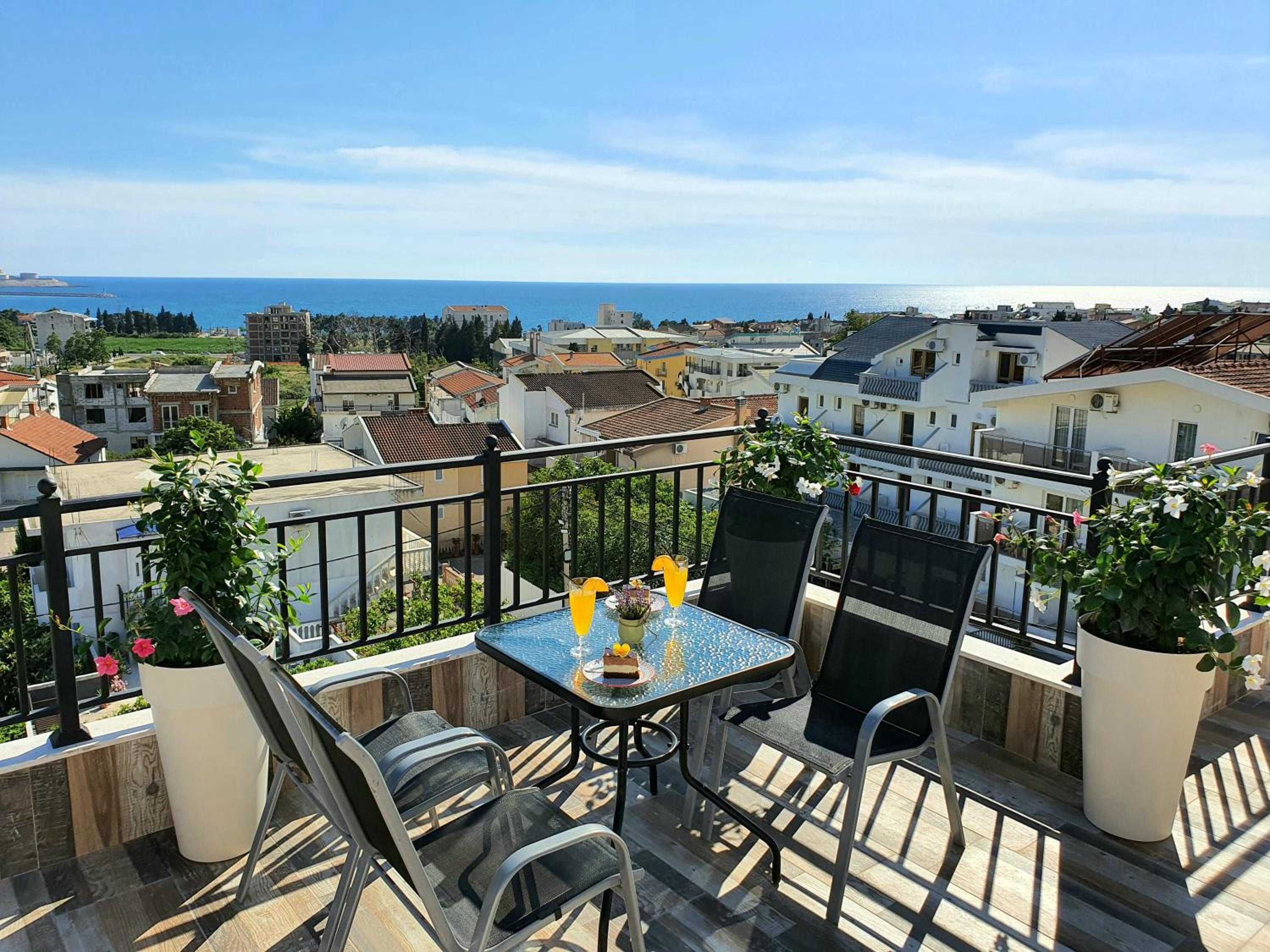 Hotel Family Apartments - Image 1