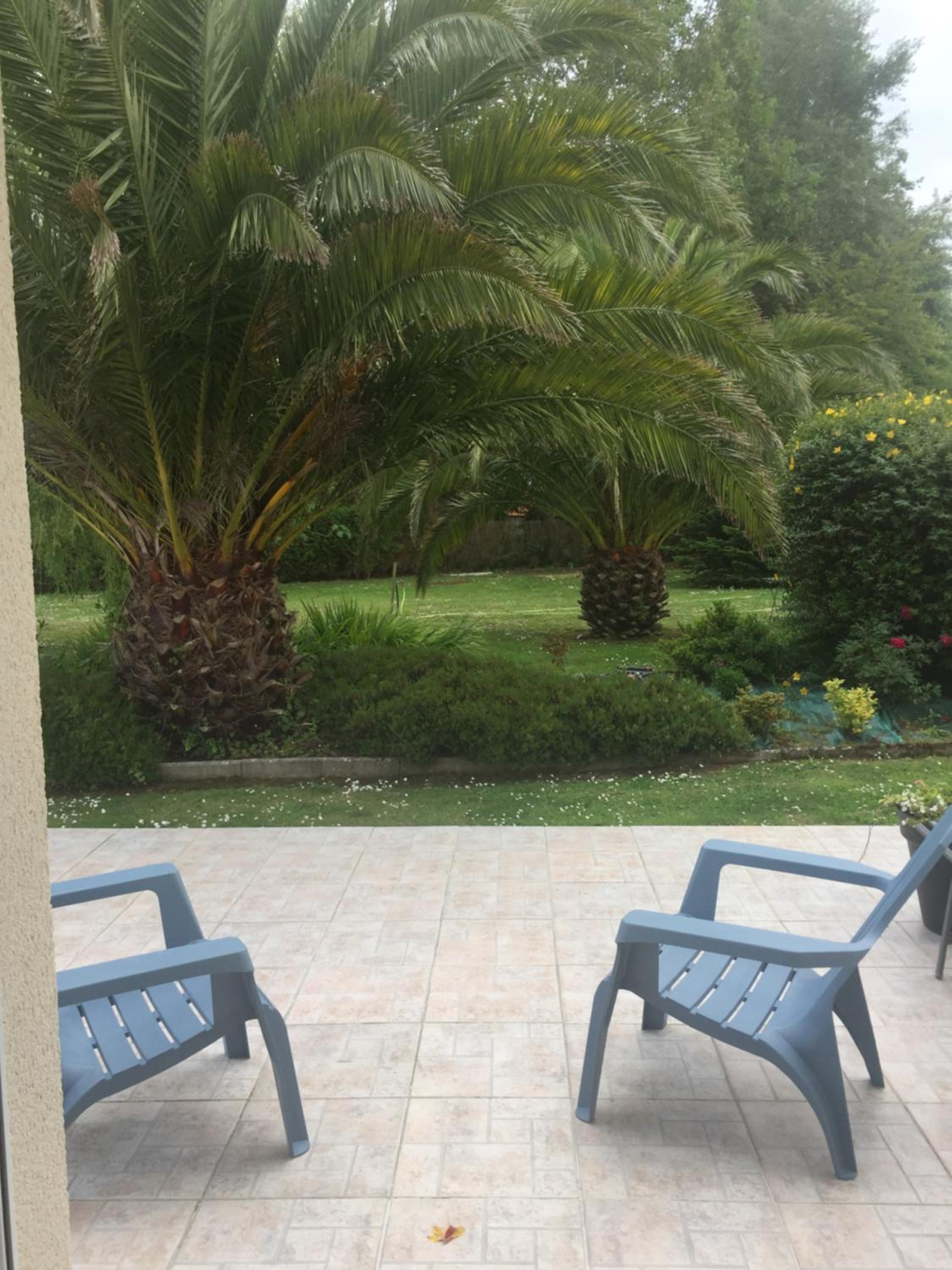 Côté jardin des Charmilles view 2